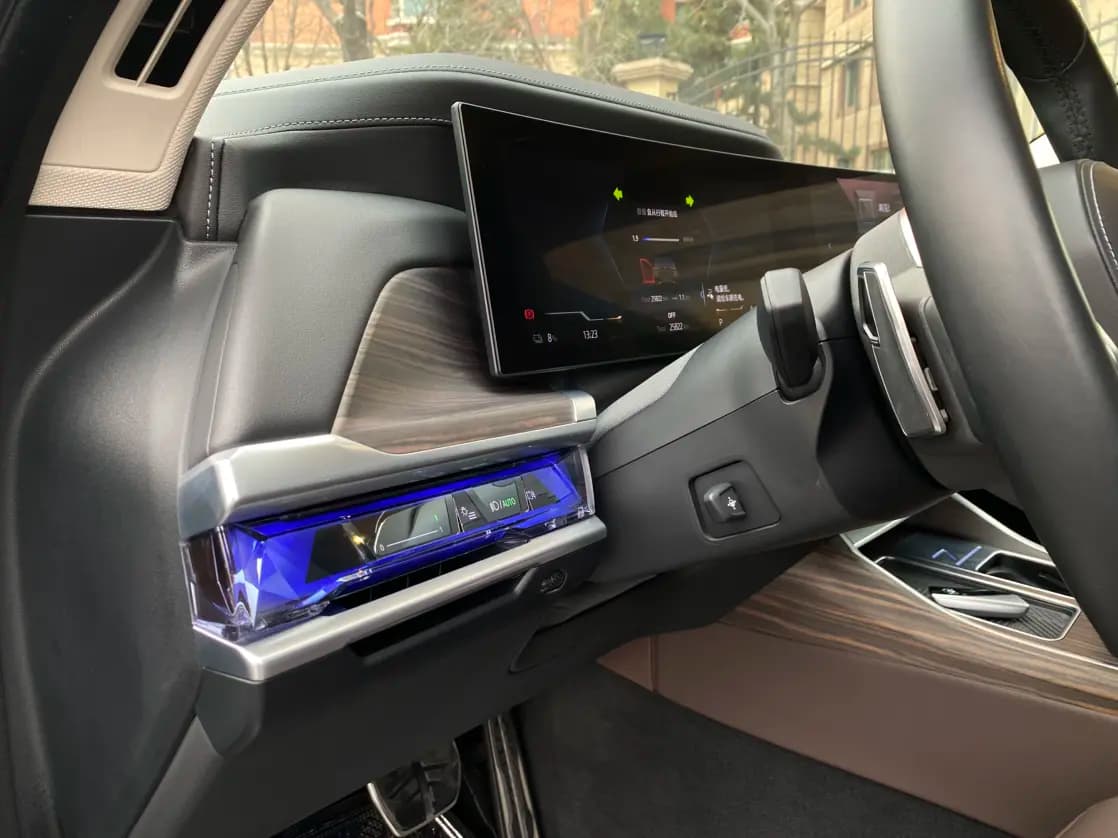 BMW i7 2023 г. 25029 км. — фото 19