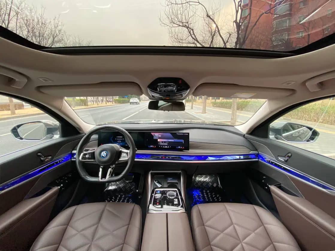 BMW i7 2023 г. 25029 км. — фото 20