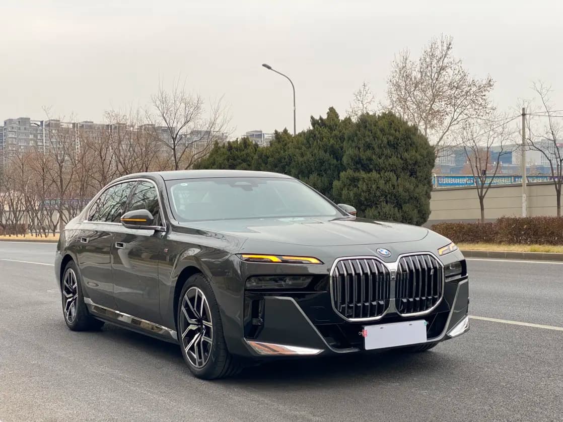 BMW i7 2023 г. 25029 км. — фото 3