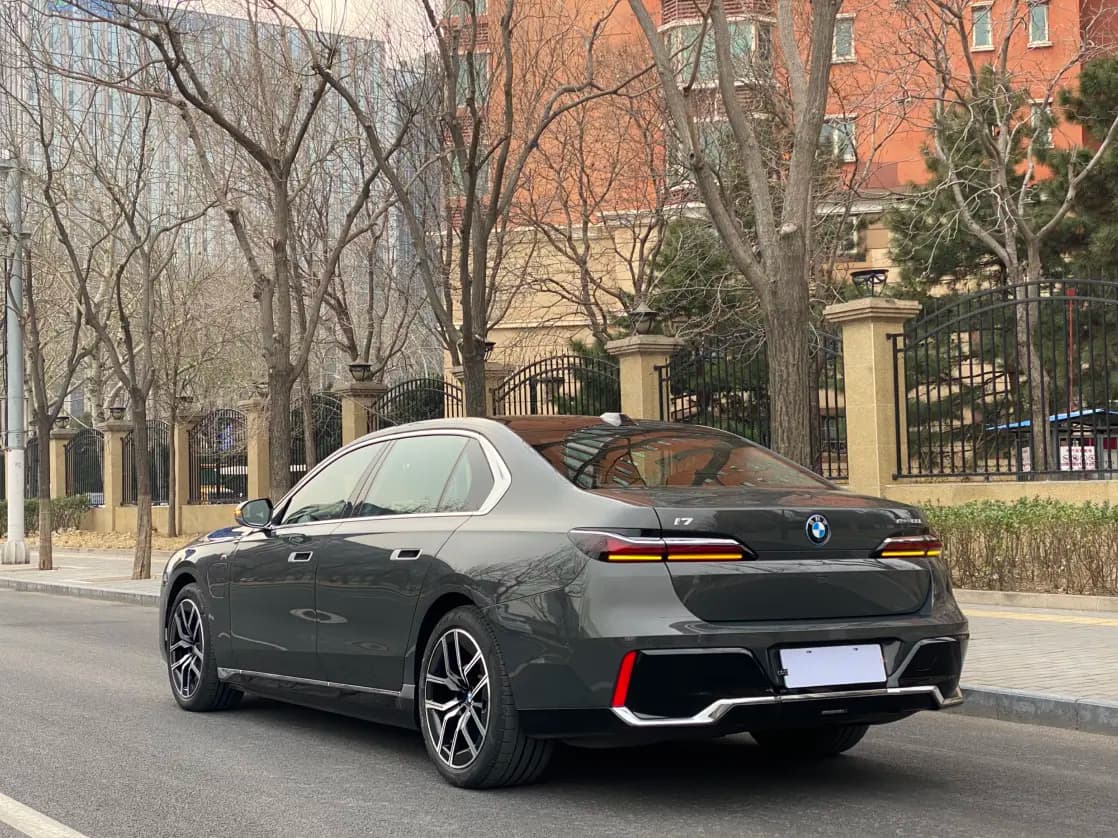 BMW i7 2023 г. 25029 км. — фото 5