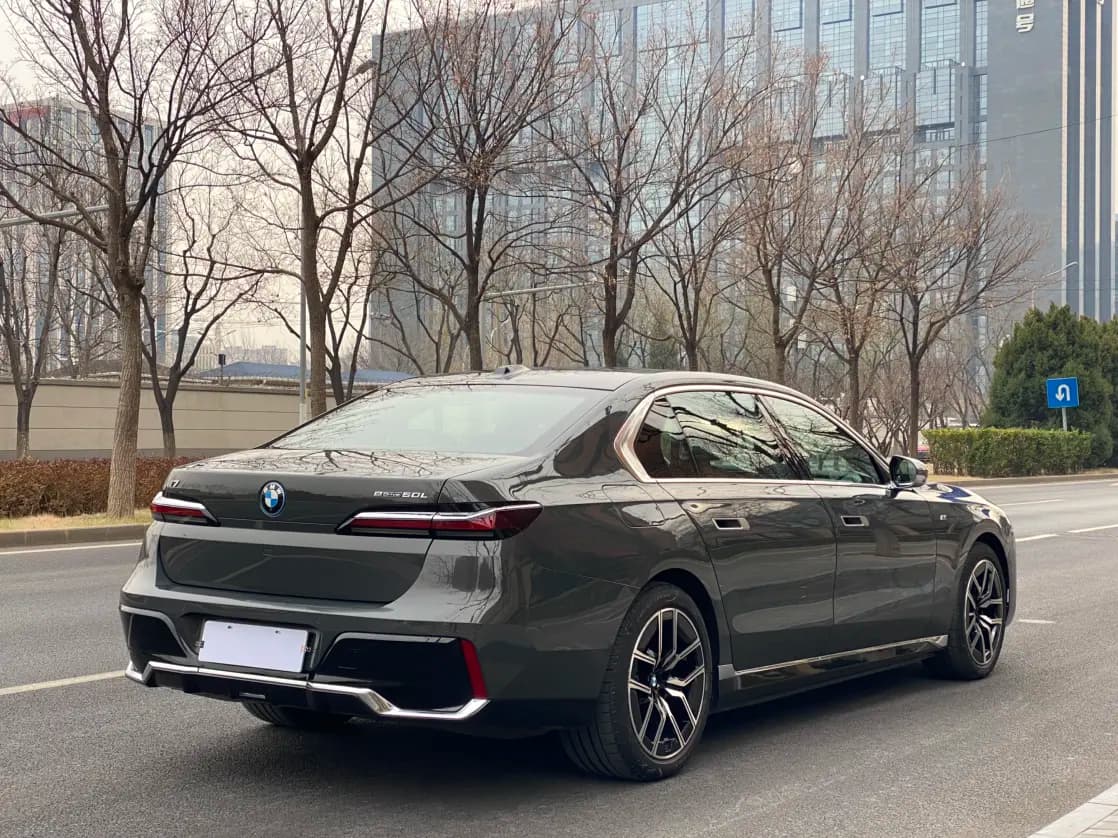 BMW i7 2023 г. 25029 км. — фото 7