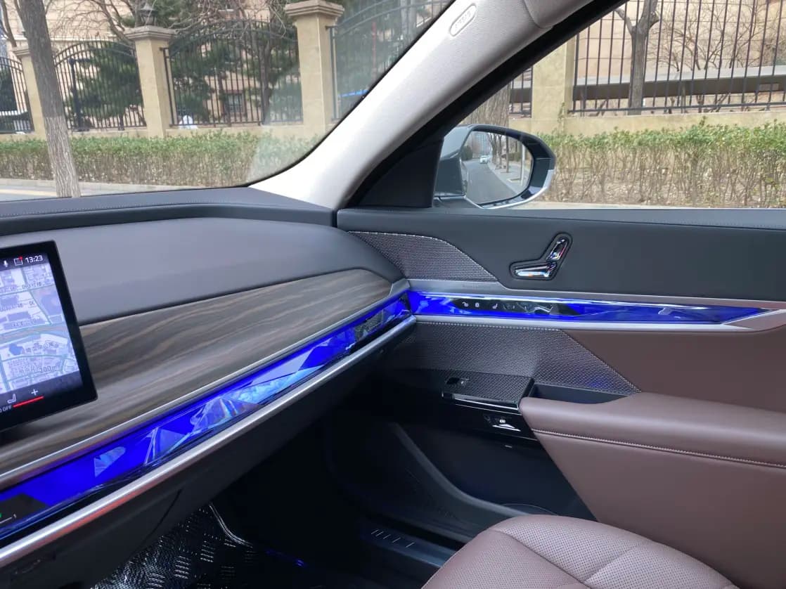 BMW i7 2023 г. 25029 км. — фото 10