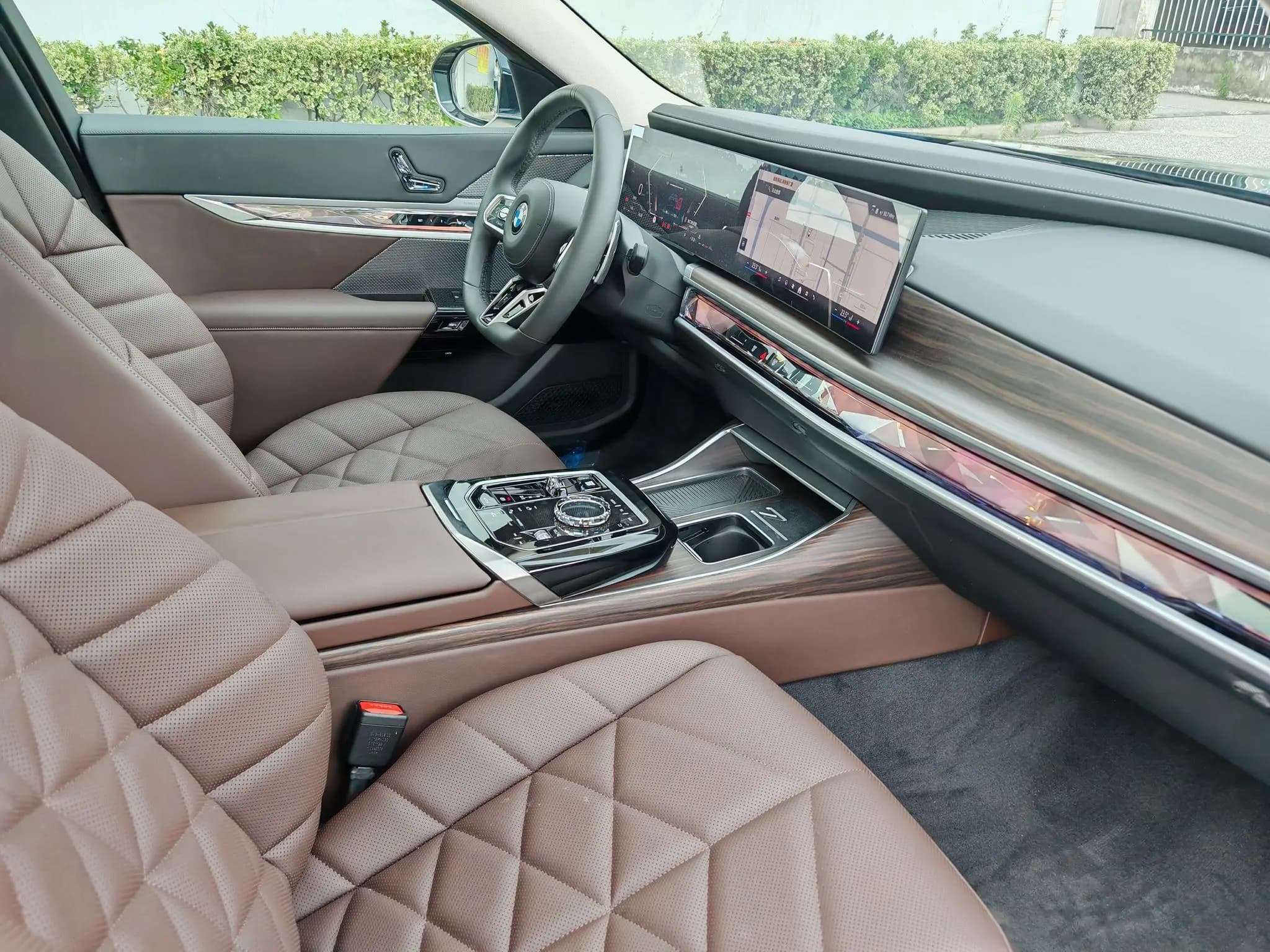 BMW 7 Series 2025 г. 453 км. — фото 13
