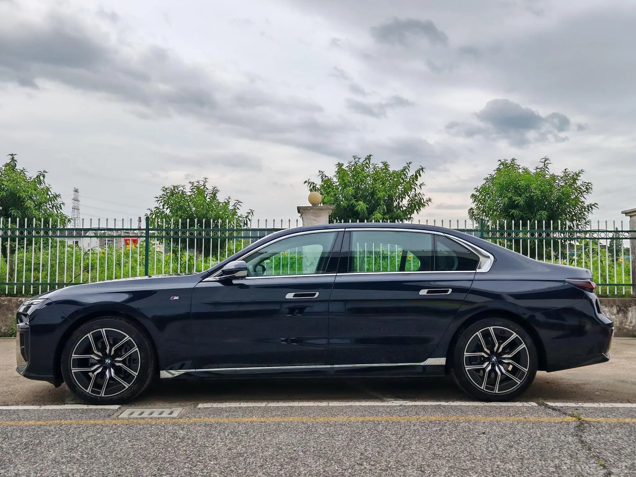 BMW 7 Series 2025 г. 453 км. — фото 3