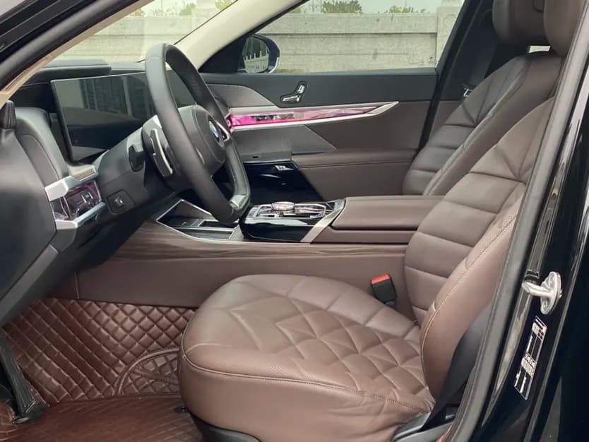BMW 7 Series 2023 г. 99138 км. — фото 18