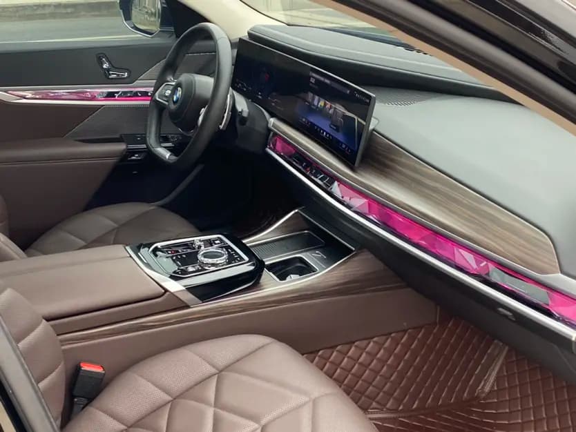 BMW 7 Series 2023 г. 99138 км. — фото 22