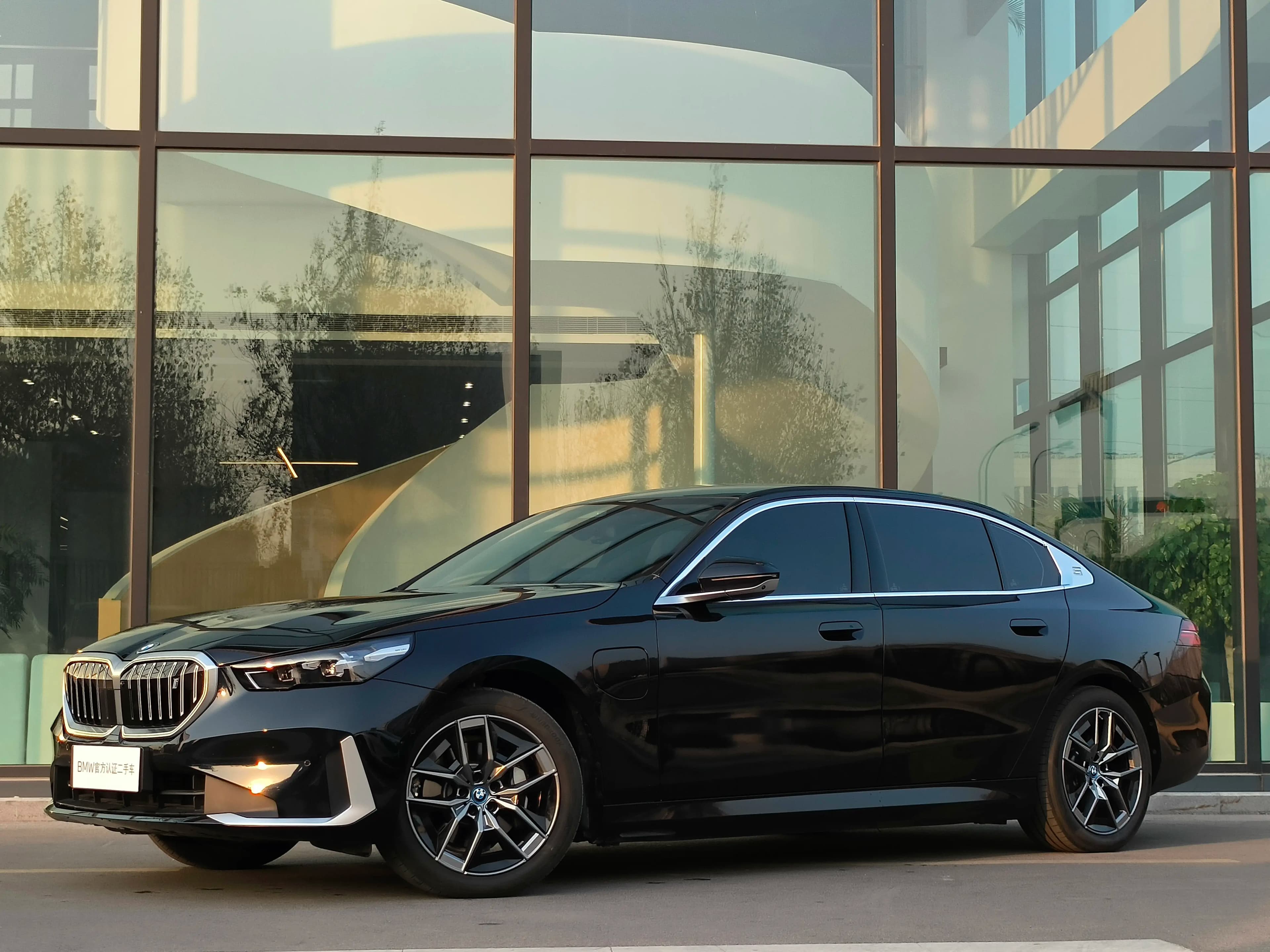 BMW i5 2024 г. 18056 км. — фото 20