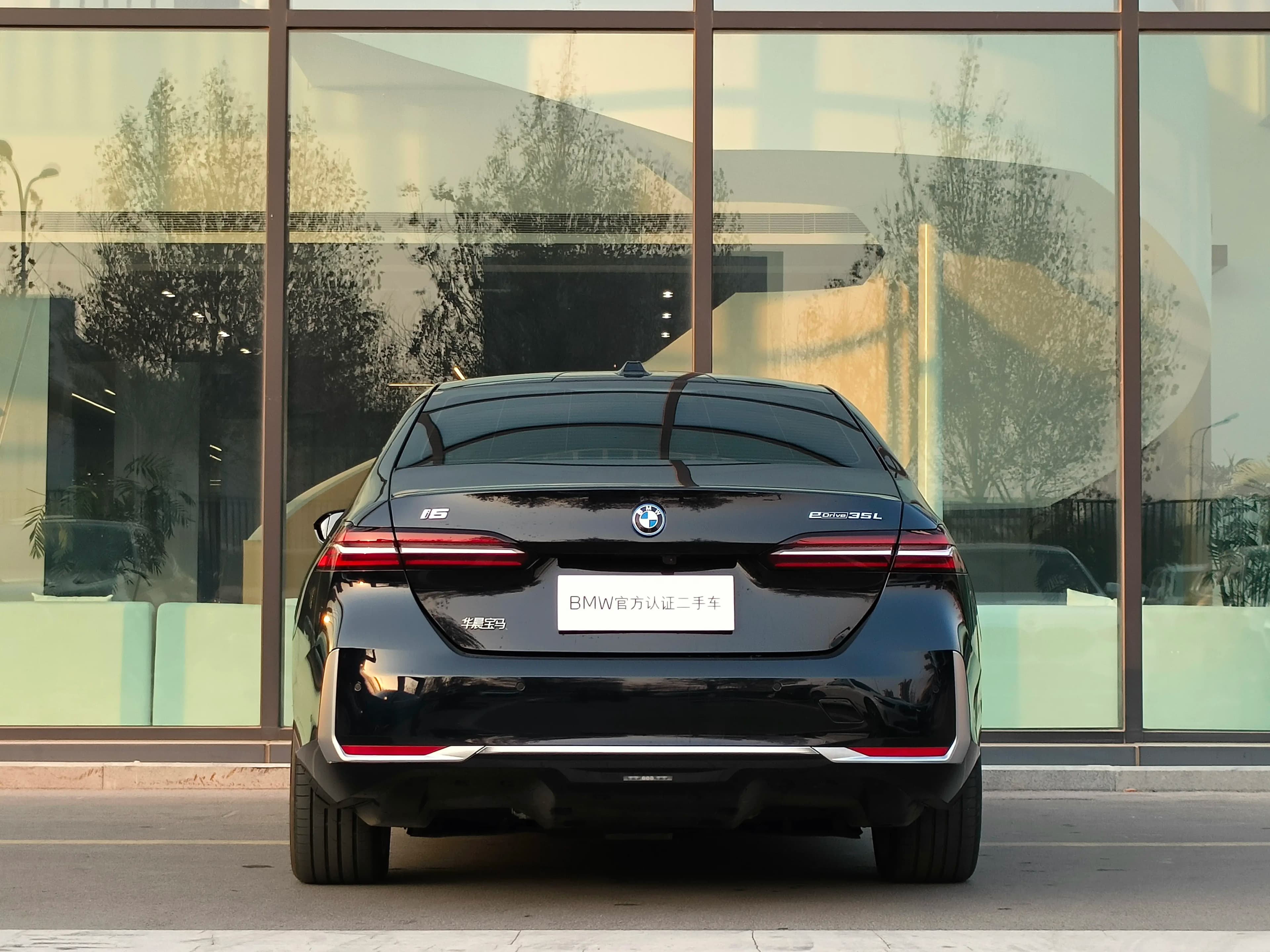 BMW i5 2024 г. 18056 км. — фото 4