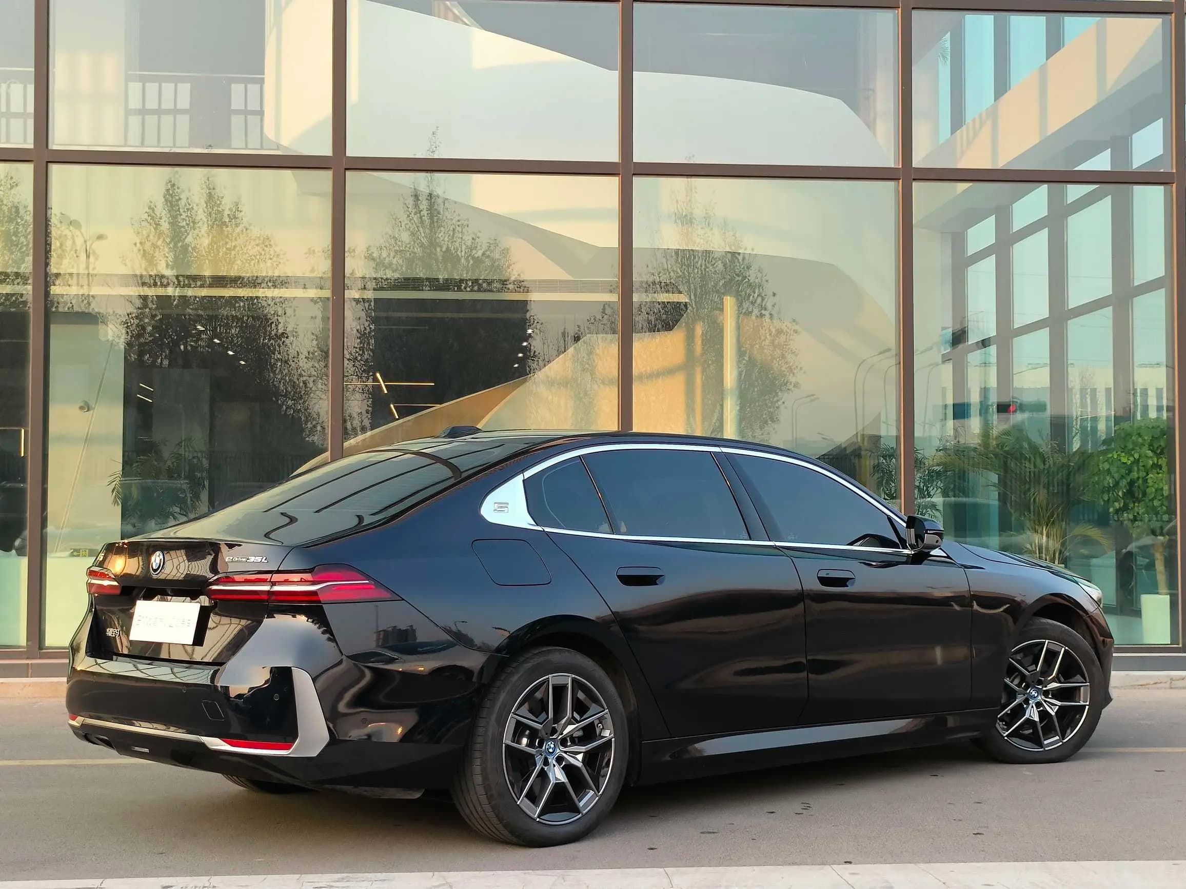 BMW i5 2024 г. 18056 км. — фото 8
