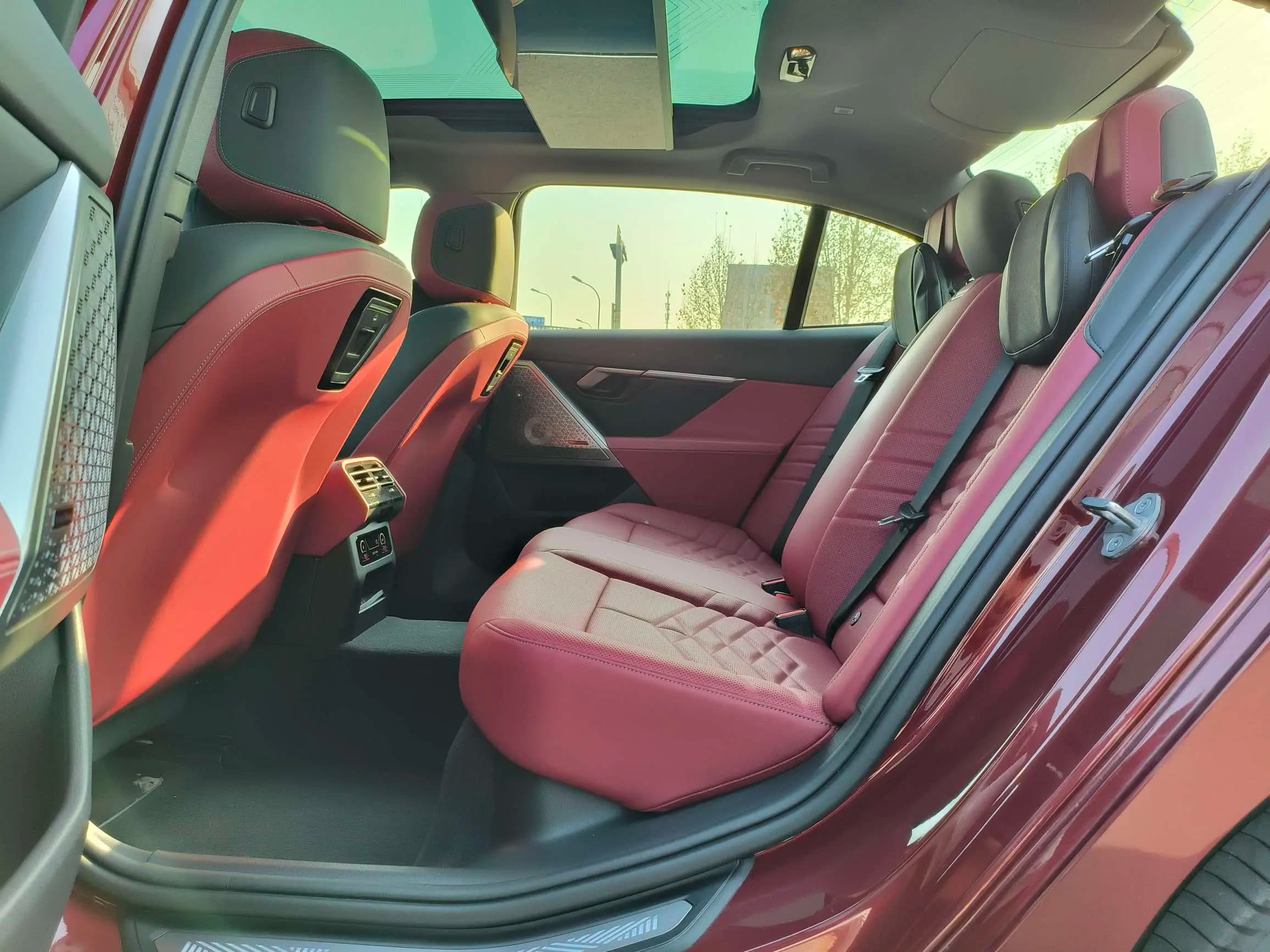 BMW i5 2024 г. 14057 км. — фото 27