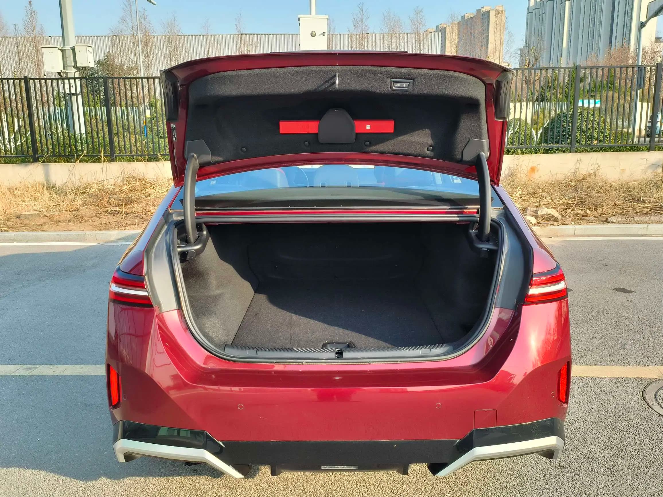 BMW i5 2024 г. 14057 км. — фото 30