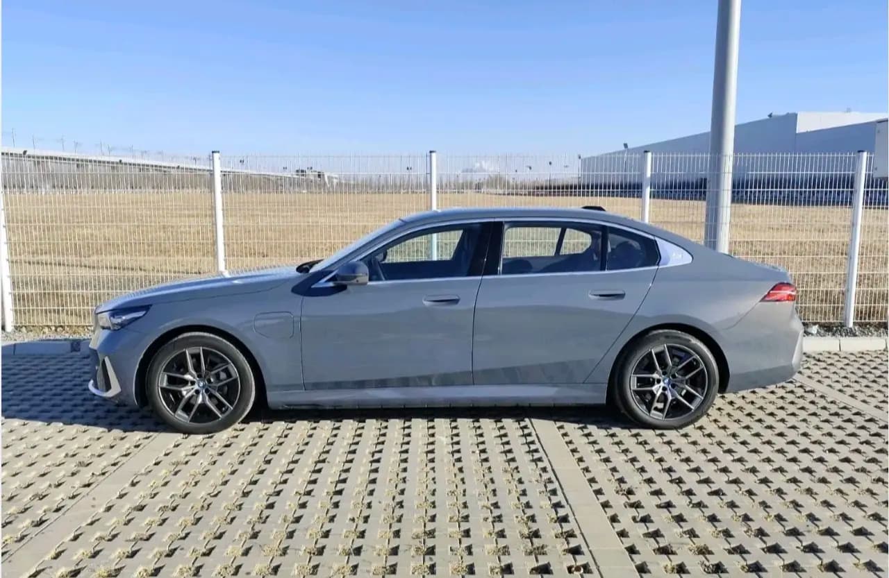 BMW i5 2025 г. 28058 км. — фото 3