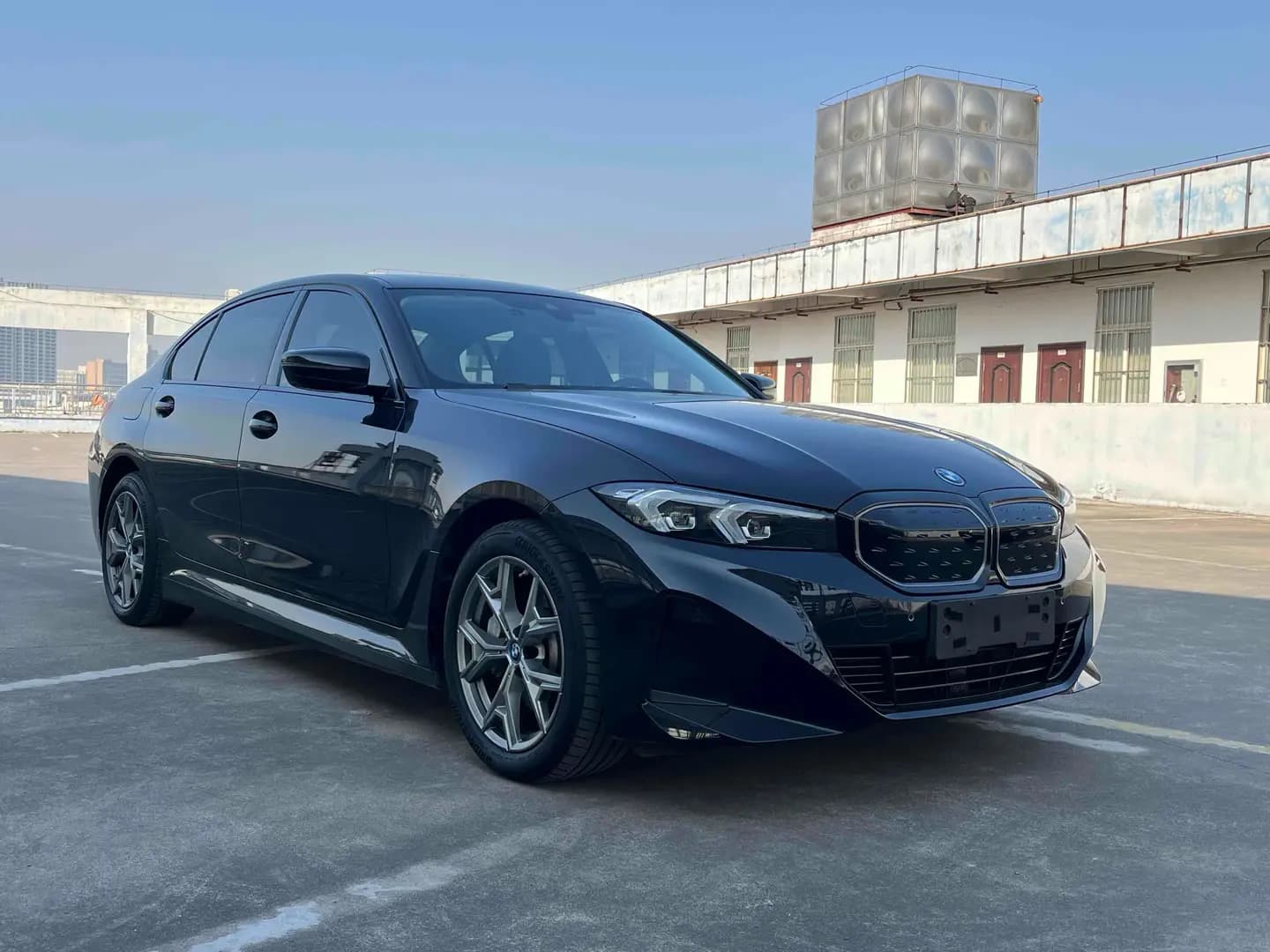 BMW i3 2023 г. 80127 км. — фото 3