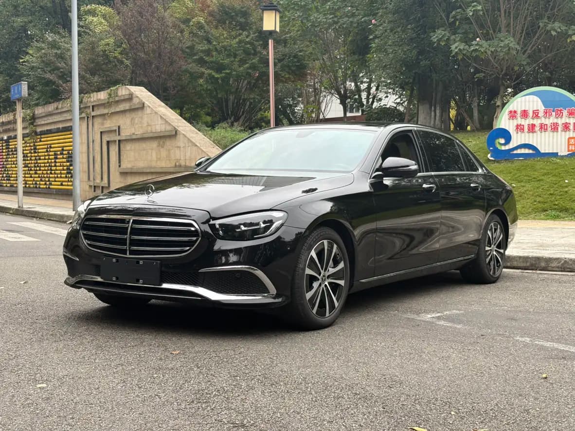 Mercedes-Benz E-Class PHEV 2022 г. 35148 км.