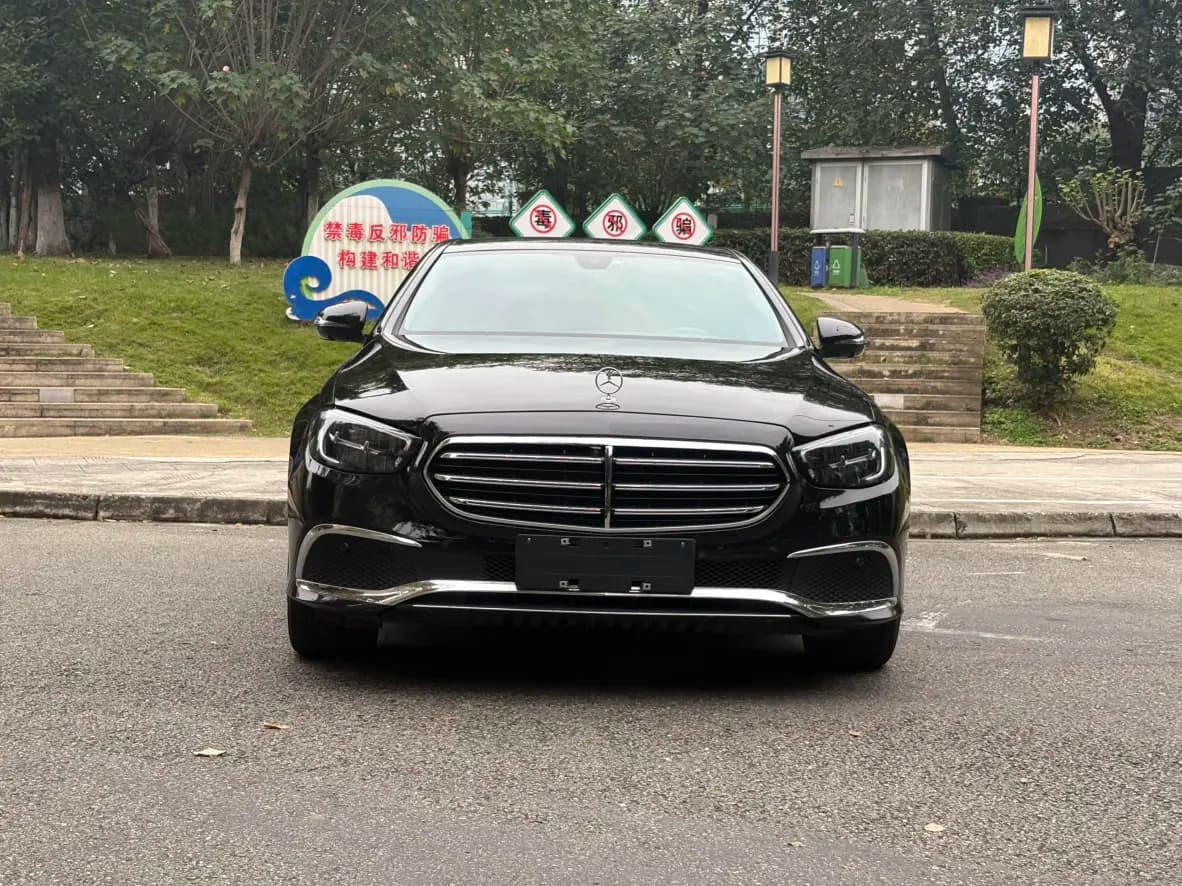 Mercedes-Benz E-Class PHEV 2022 г. 35148 км. — фото 2