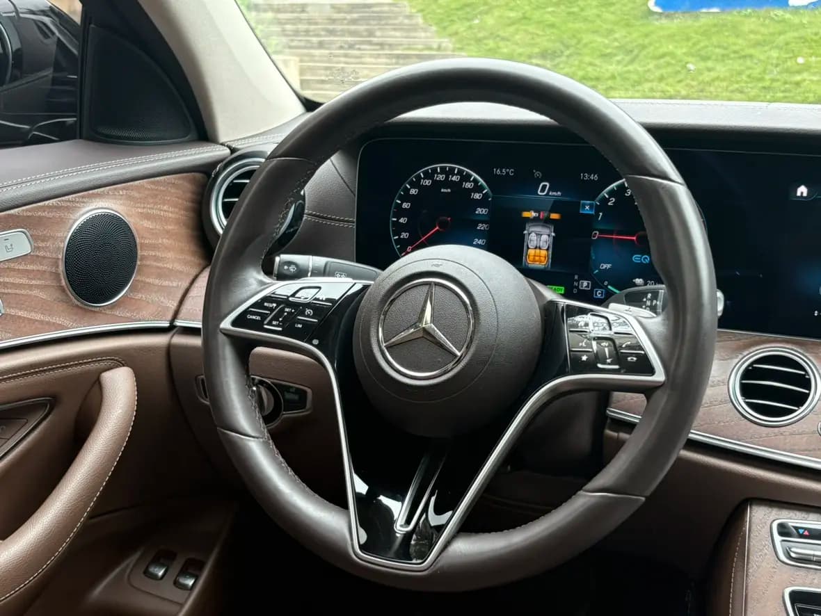 Mercedes-Benz E-Class PHEV 2022 г. 35148 км. — фото 11