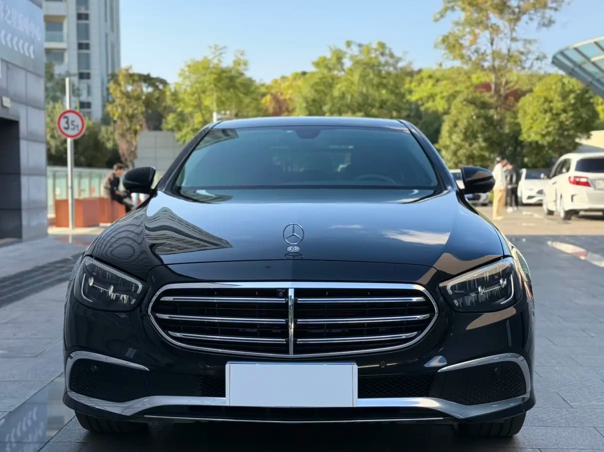 Mercedes-Benz E-Class 2023 г. 40029 км. — фото 2