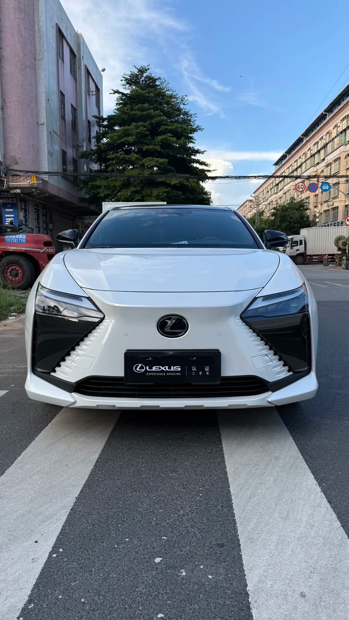 Lexus RZ 2023 г. 26085 км. — фото 2