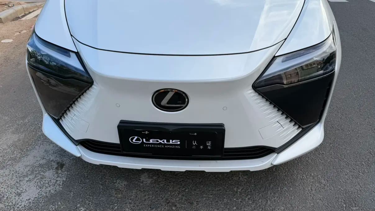 Lexus RZ 2023 г. 26085 км. — фото 14