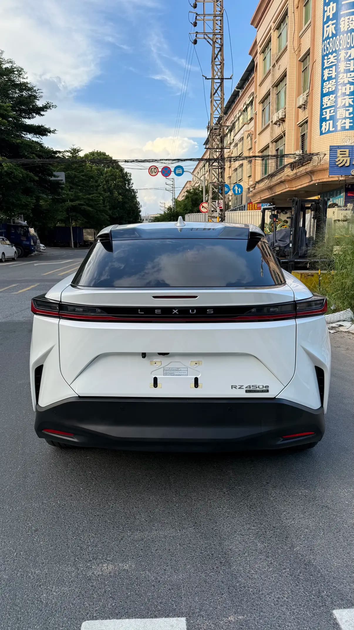Lexus RZ 2023 г. 26085 км. — фото 5