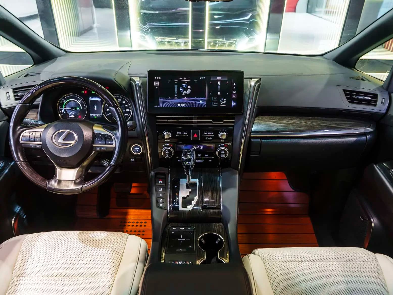 Lexus LM 2022 г. 107069 км. — фото 19