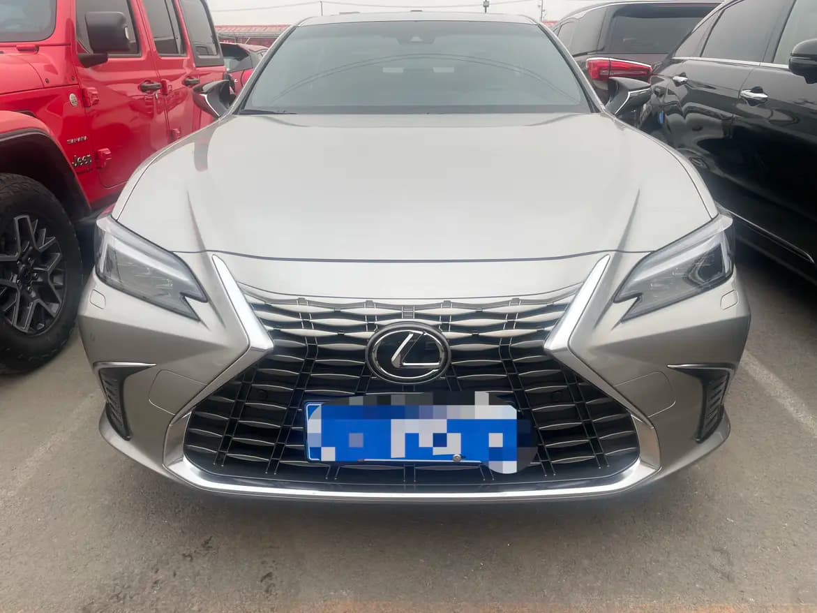 Lexus ES 2025 г. 1809 км. — фото 2