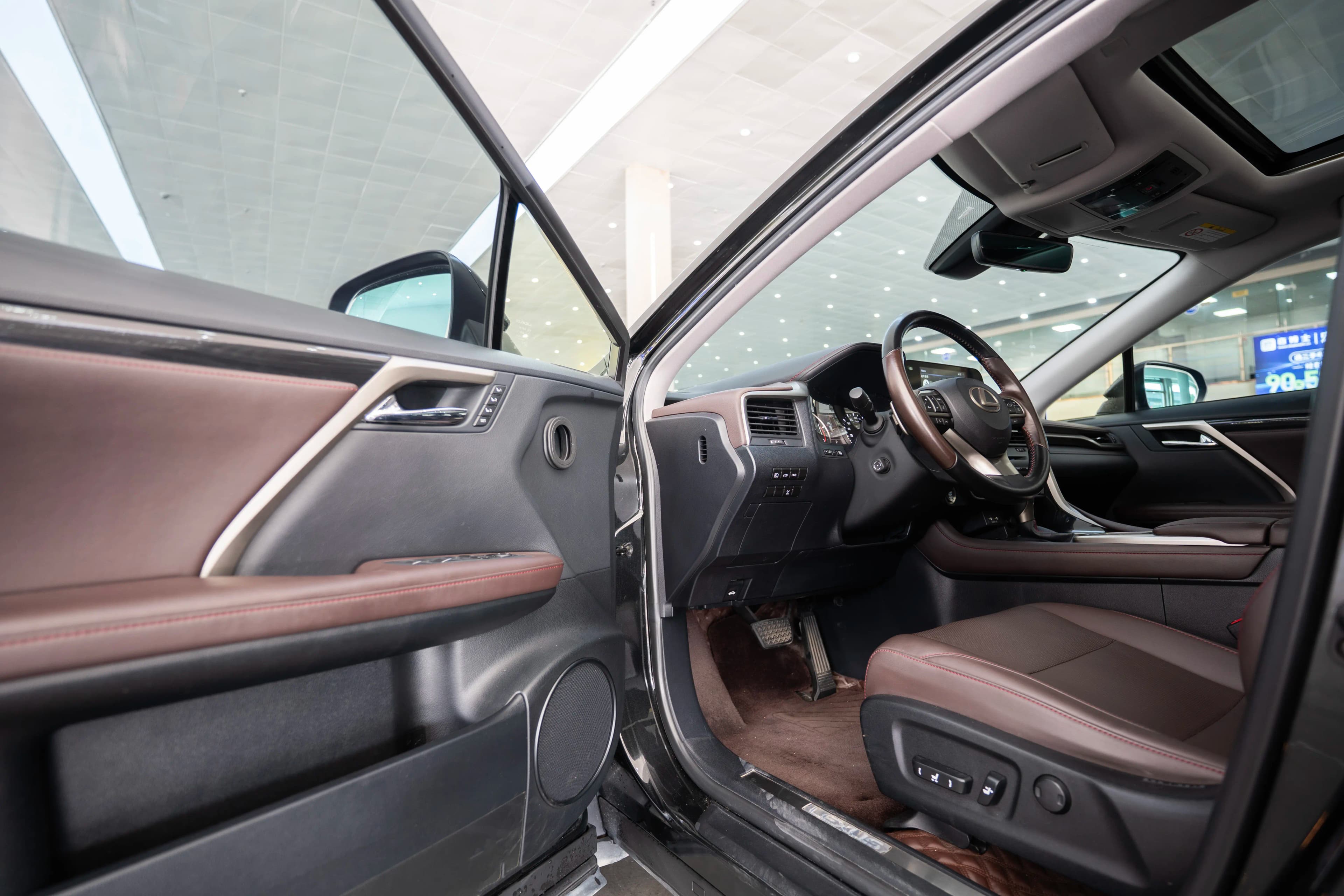Lexus RX 2021 г. 100079 км. — фото 11