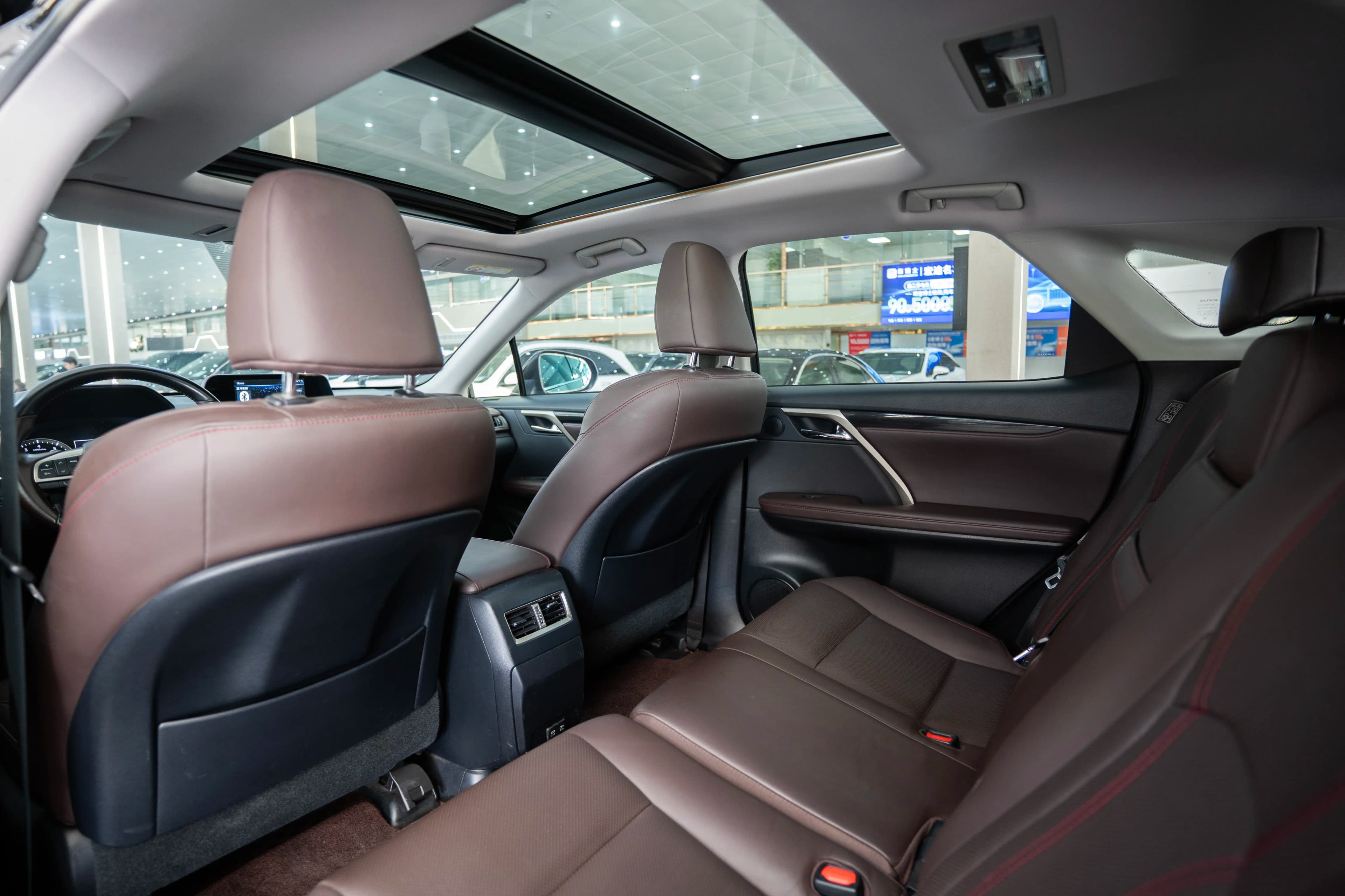 Lexus RX 2021 г. 100079 км. — фото 13