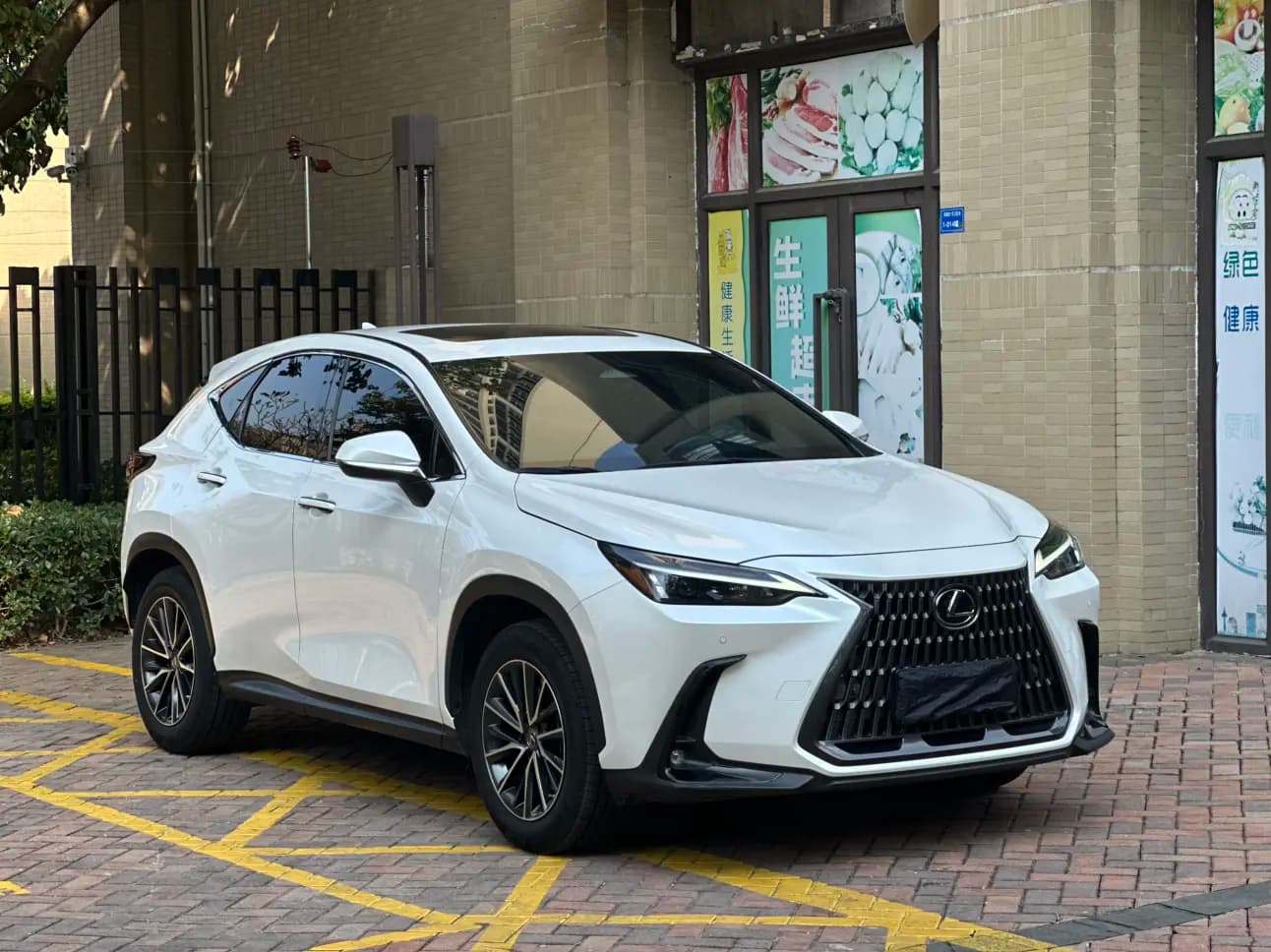 Lexus NX 2022 г. 60128 км. — фото 3