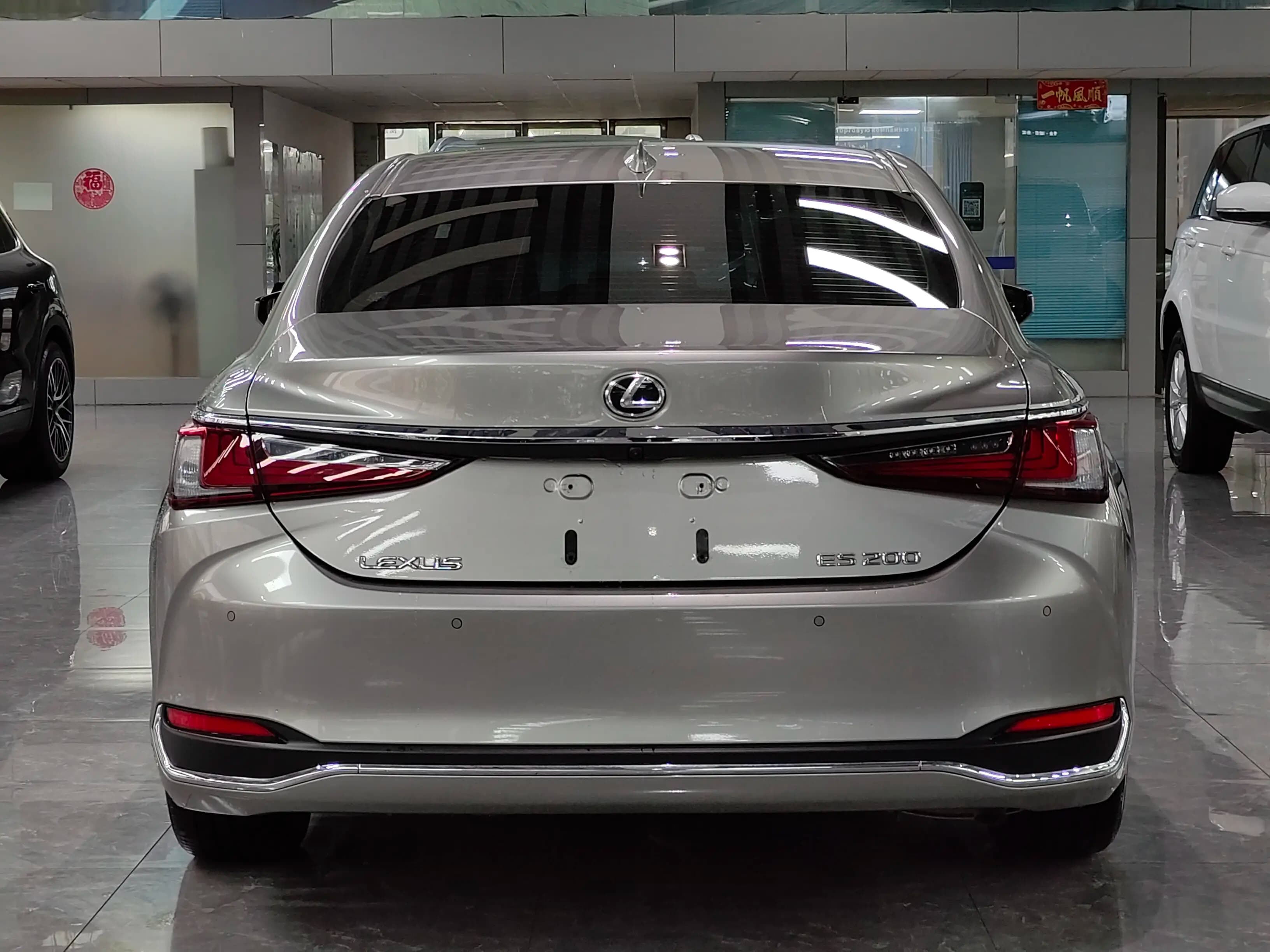 Lexus ES 2023 г. 27110 км. — фото 4