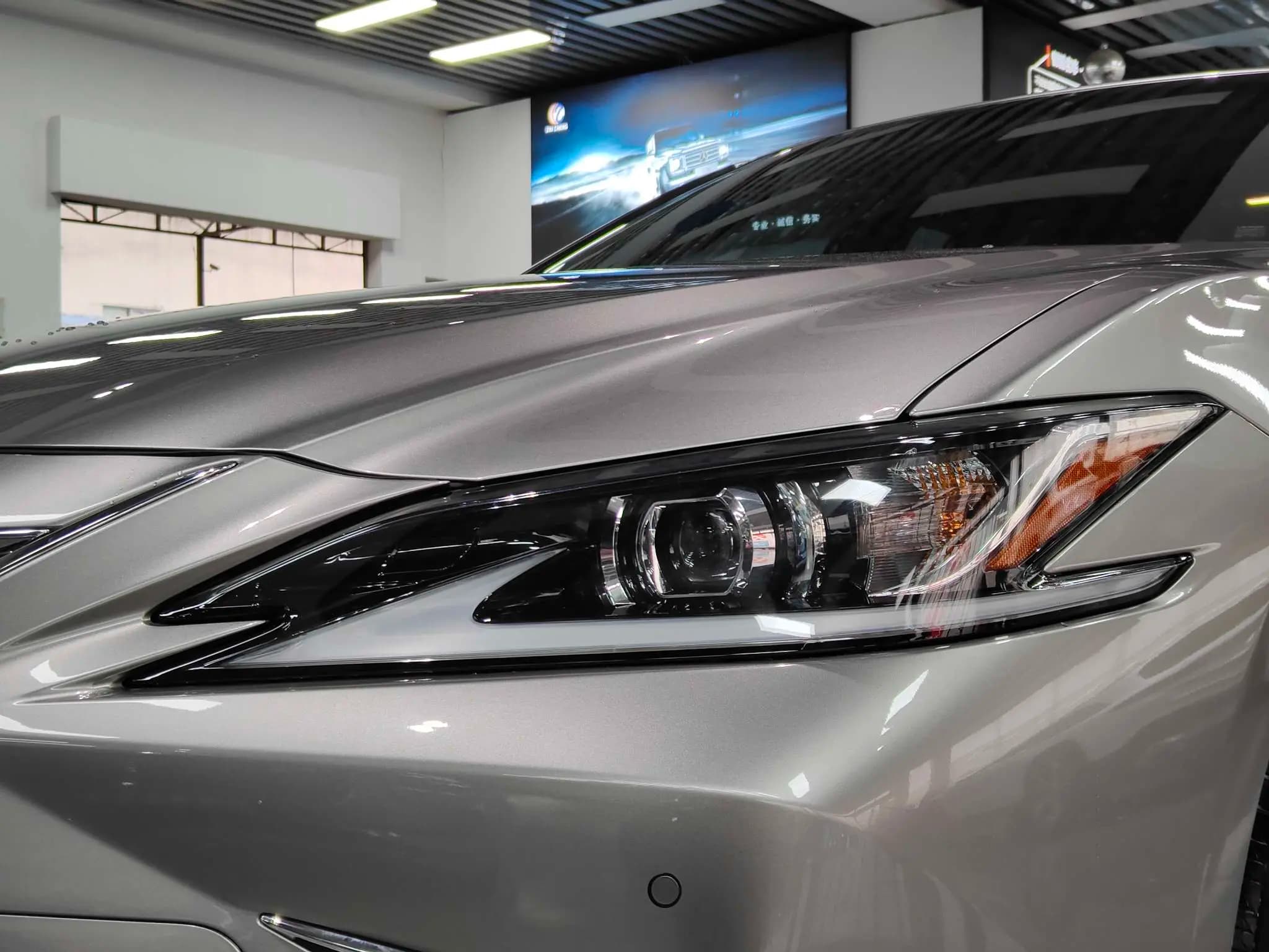 Lexus ES 2023 г. 27110 км. — фото 6