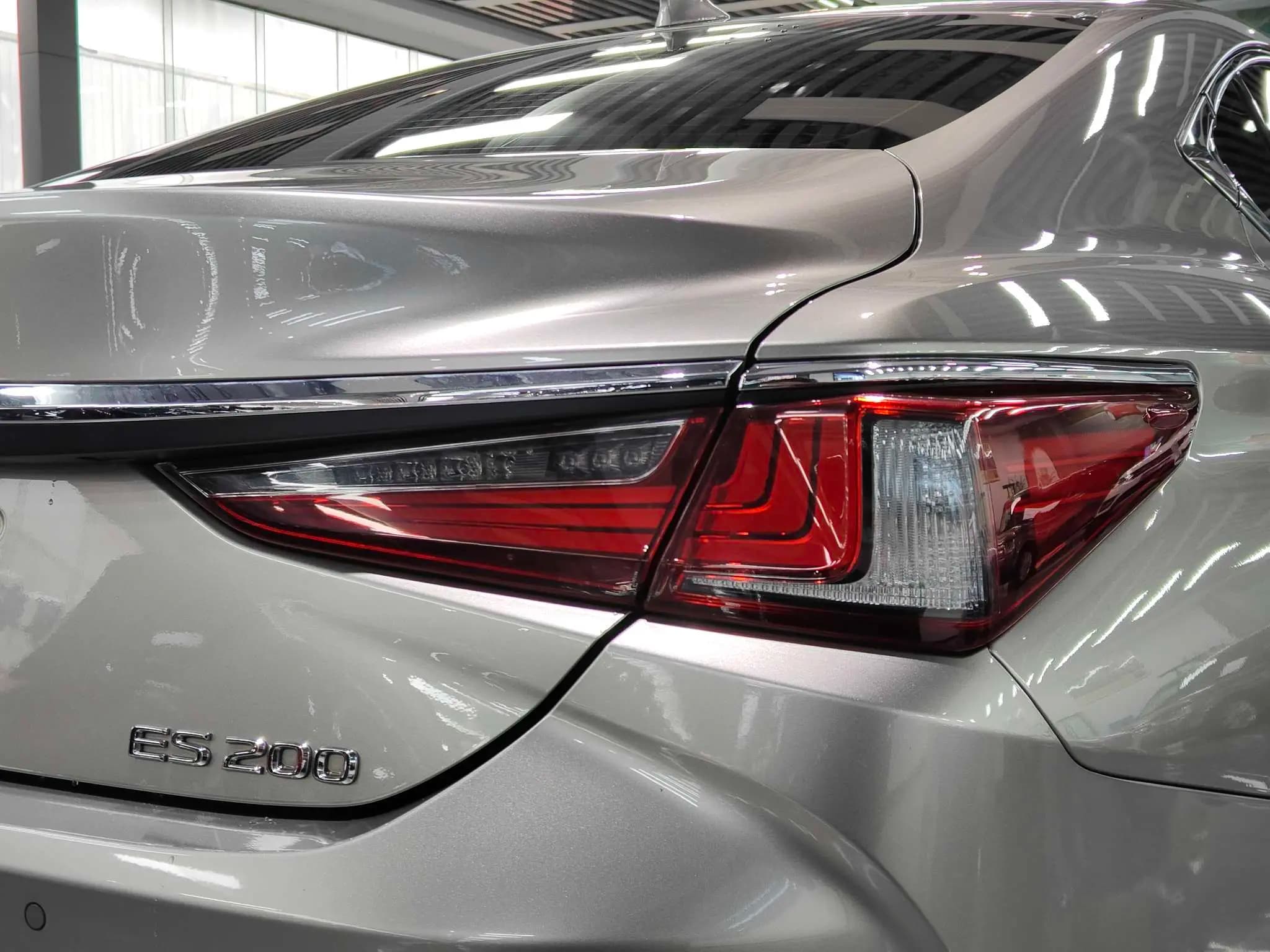 Lexus ES 2023 г. 27110 км. — фото 7