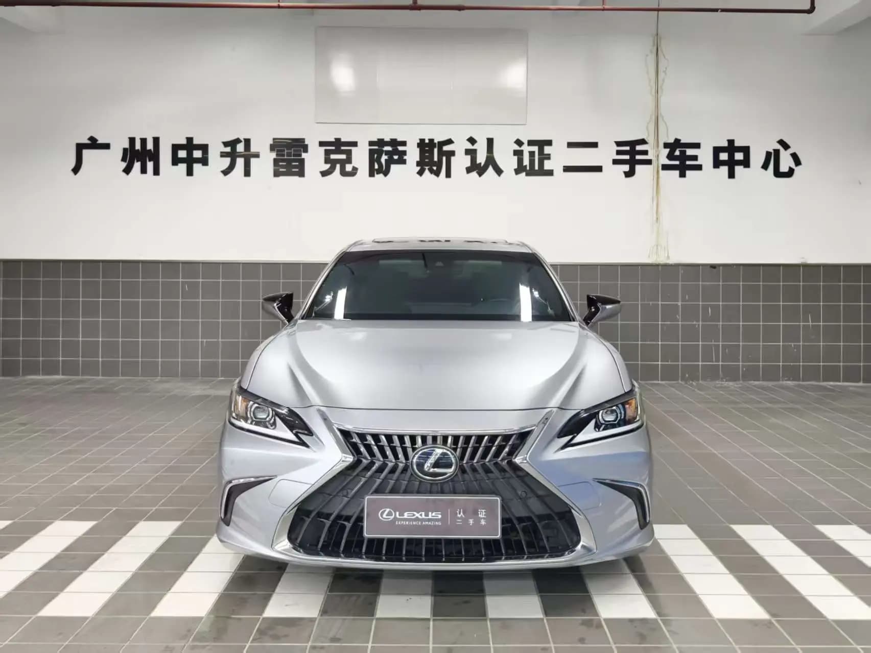 Lexus ES 2023 г. 16113 км. — фото 2