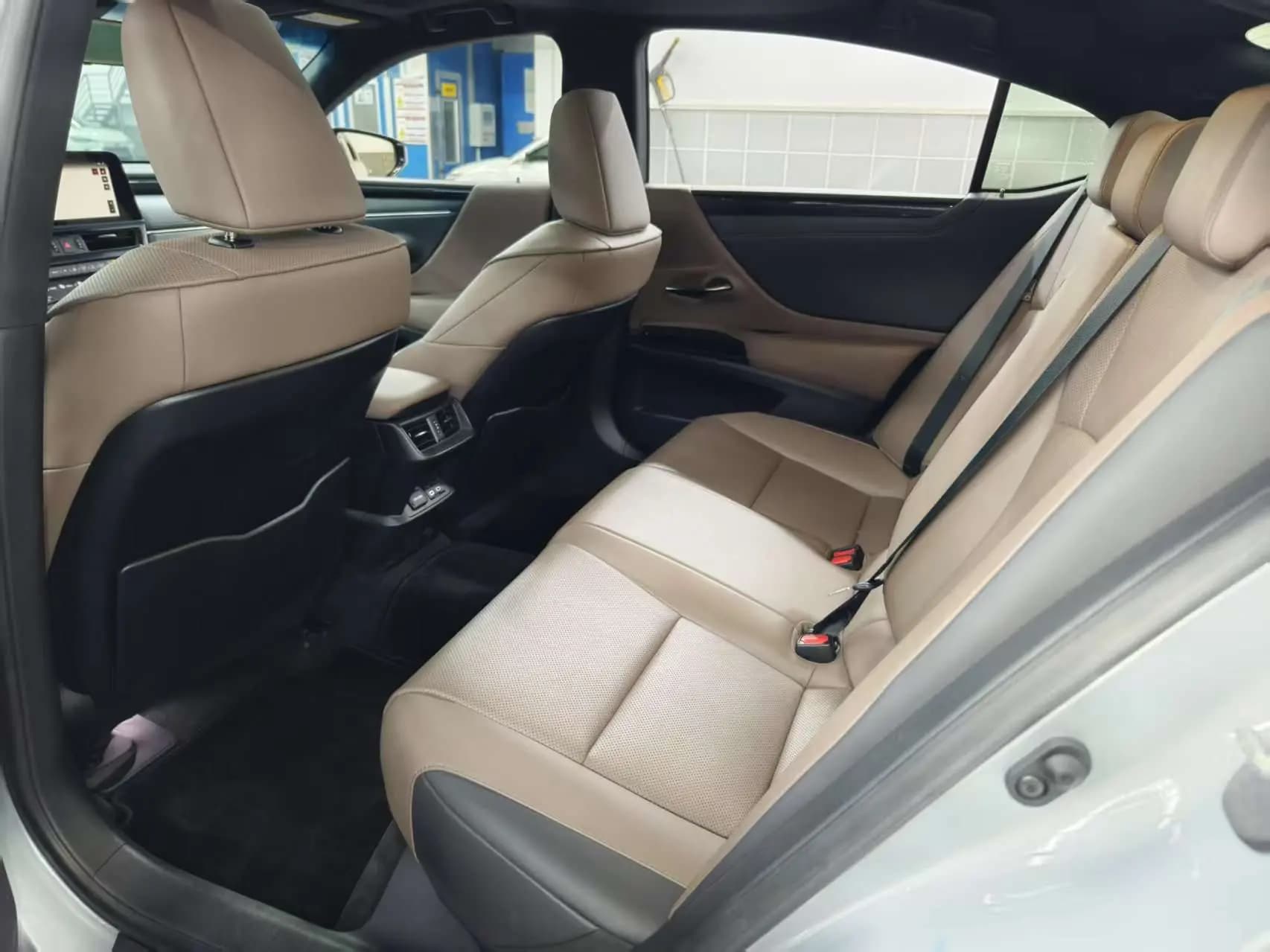 Lexus ES 2023 г. 16113 км. — фото 16