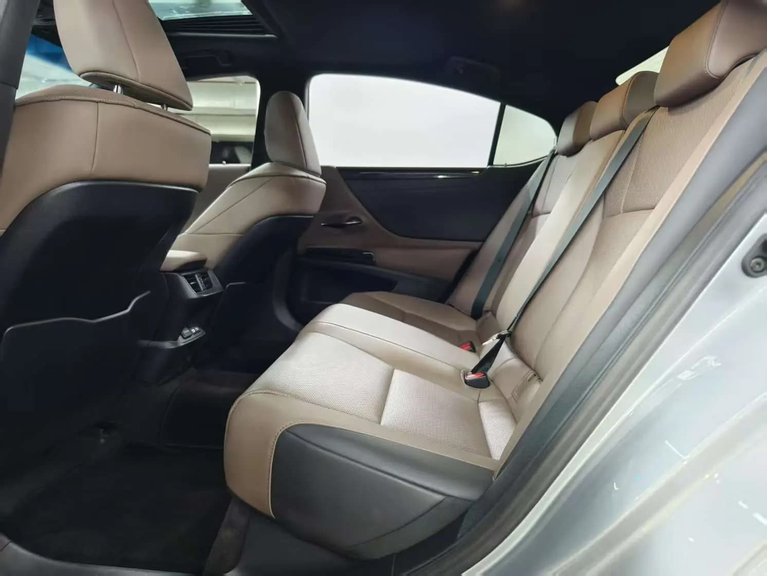 Lexus ES 2023 г. 16113 км. — фото 18