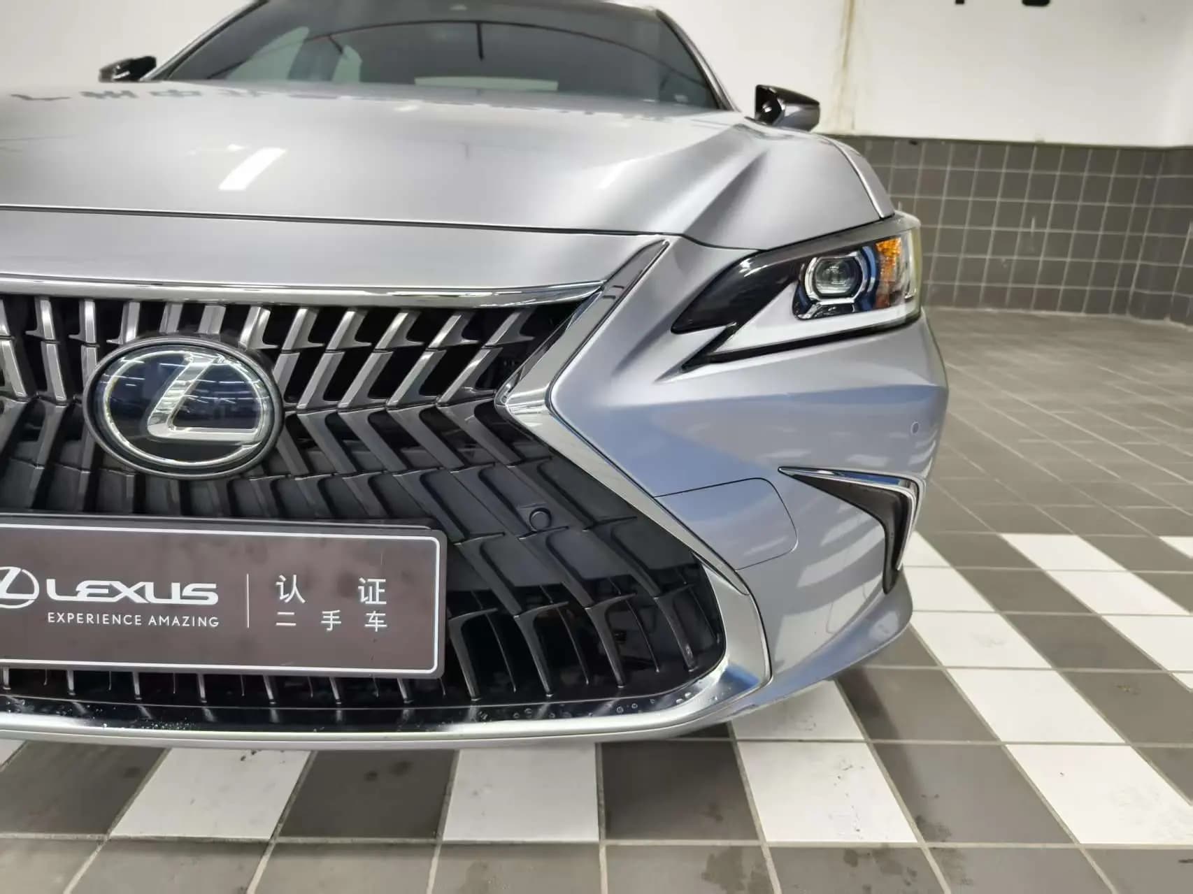 Lexus ES 2023 г. 16113 км. — фото 8