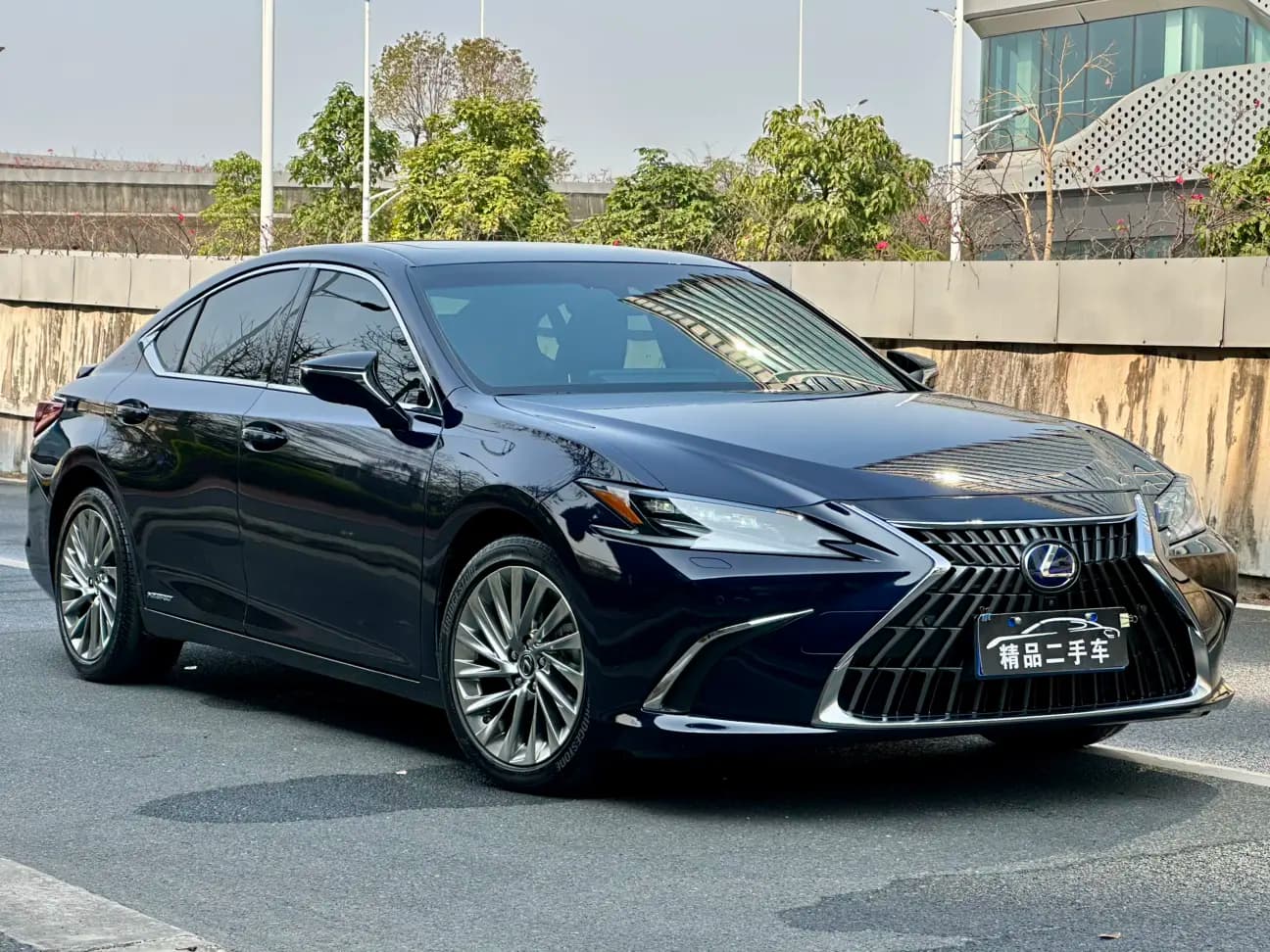 Lexus ES 2022 г. 48114 км. — фото 3