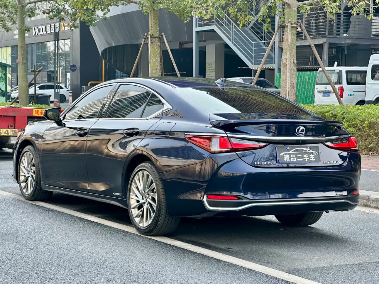 Lexus ES 2022 г. 48114 км. — фото 5