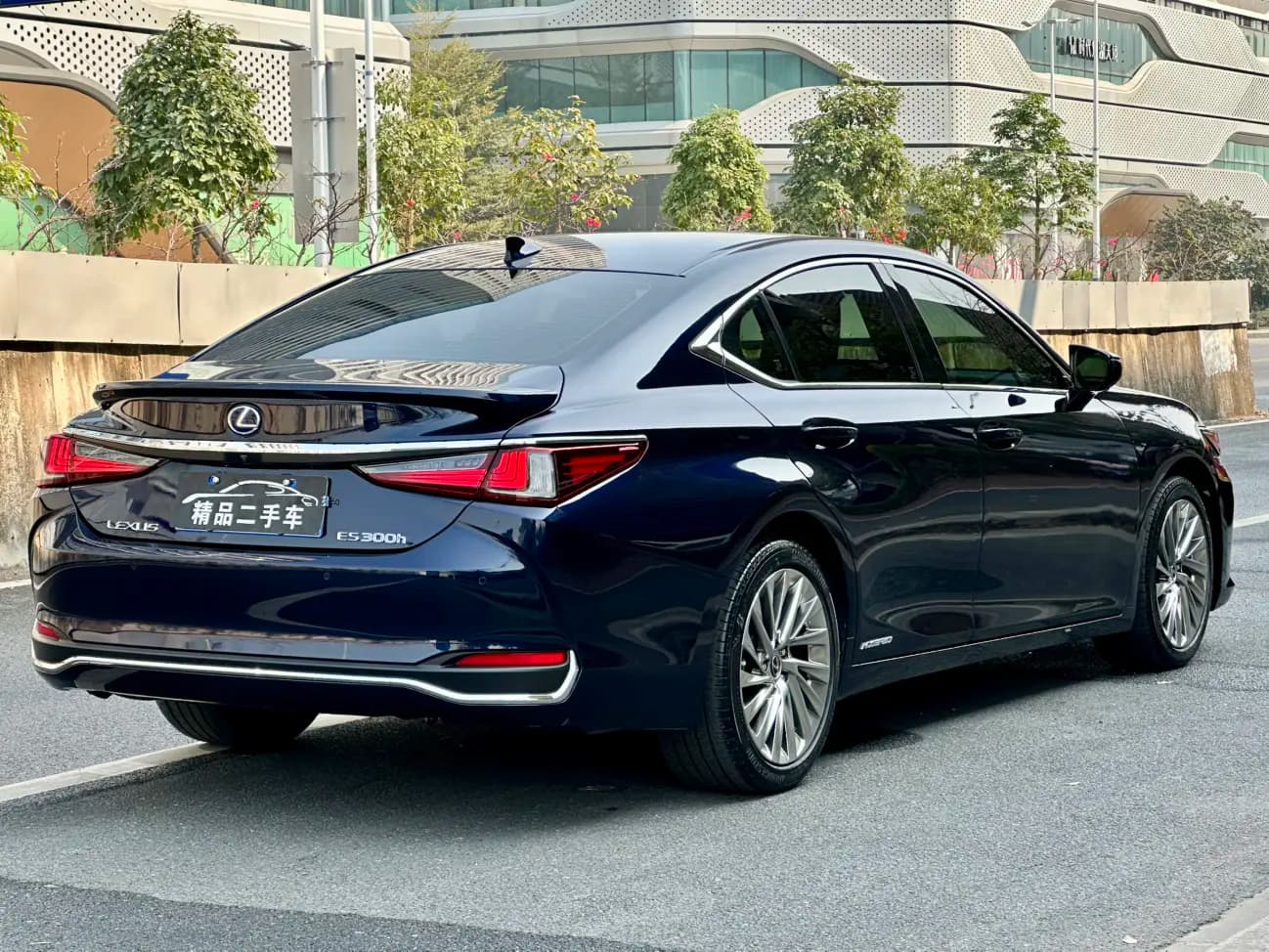 Lexus ES 2022 г. 48114 км. — фото 7