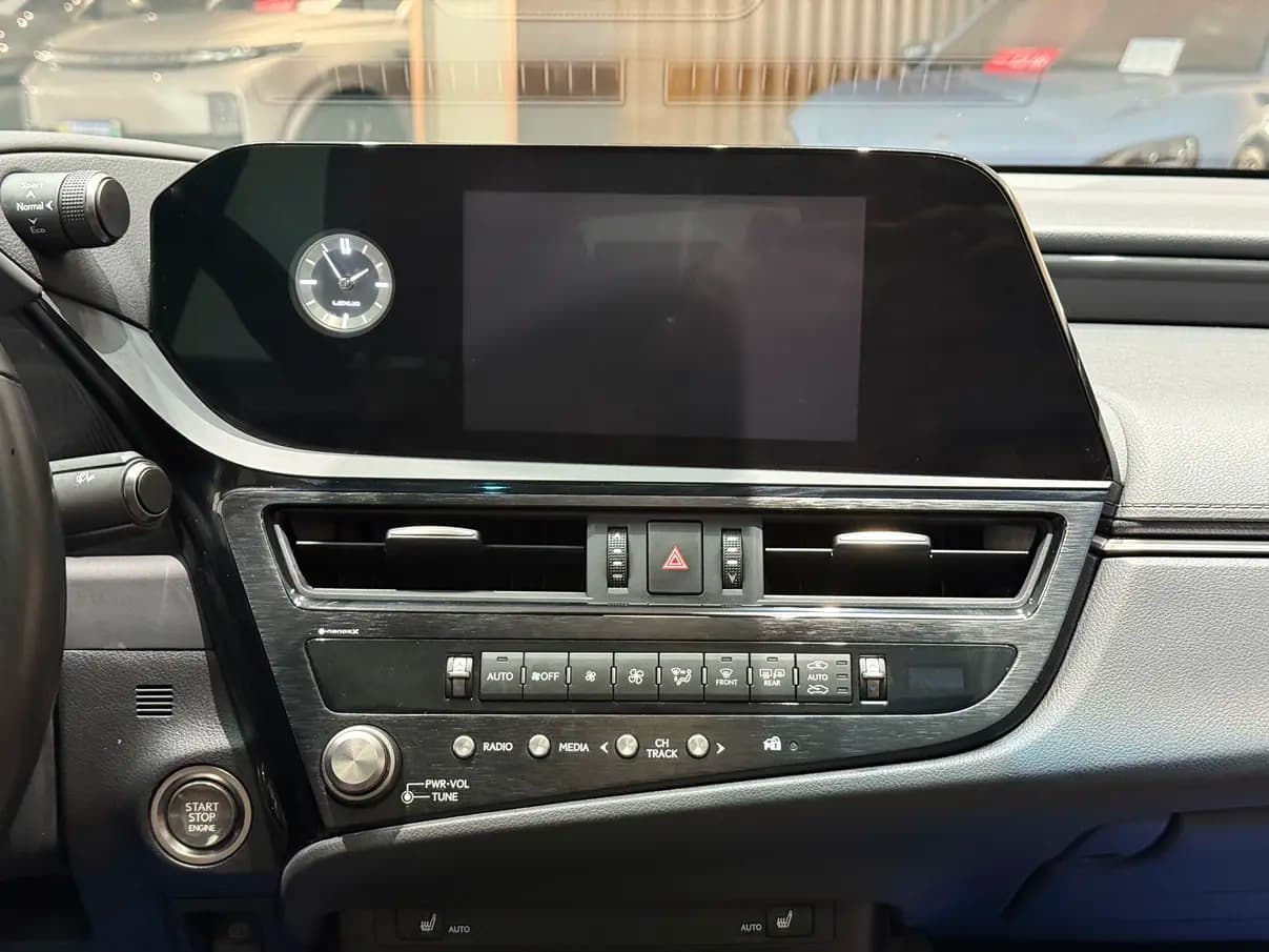 Lexus ES 2022 г. 11115 км. — фото 16