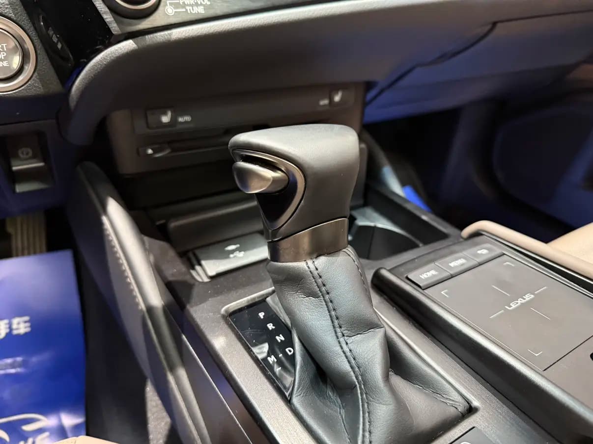 Lexus ES 2022 г. 11115 км. — фото 19