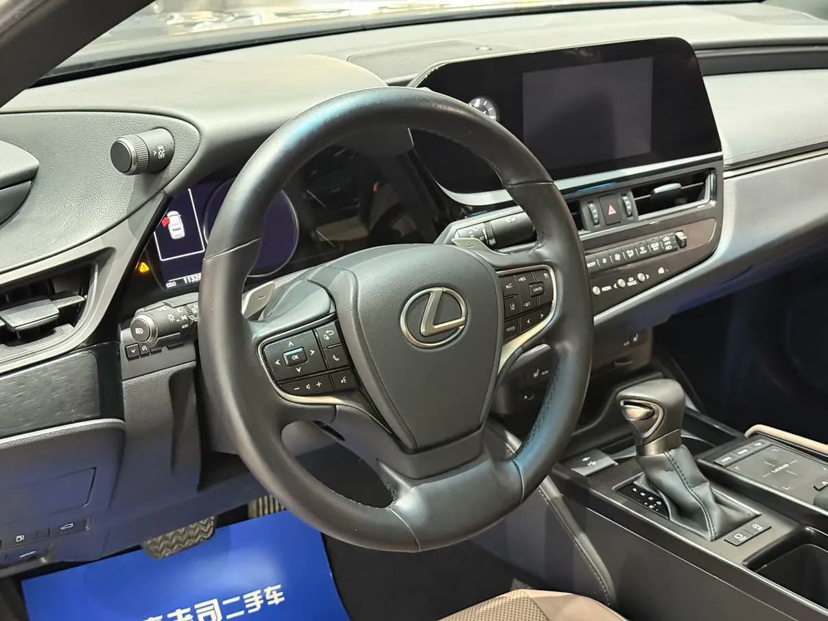 Lexus ES 2022 г. 11115 км. — фото 21