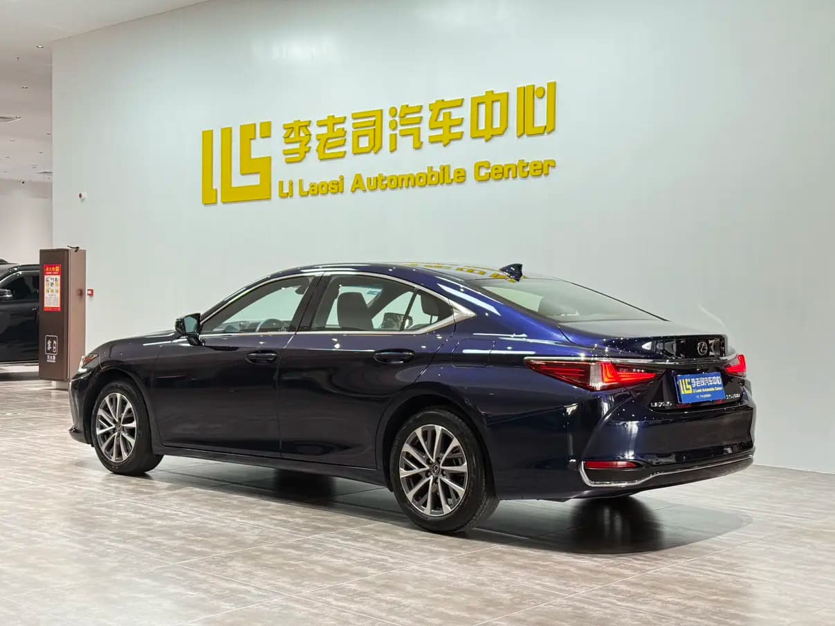 Lexus ES 2022 г. 11115 км. — фото 5