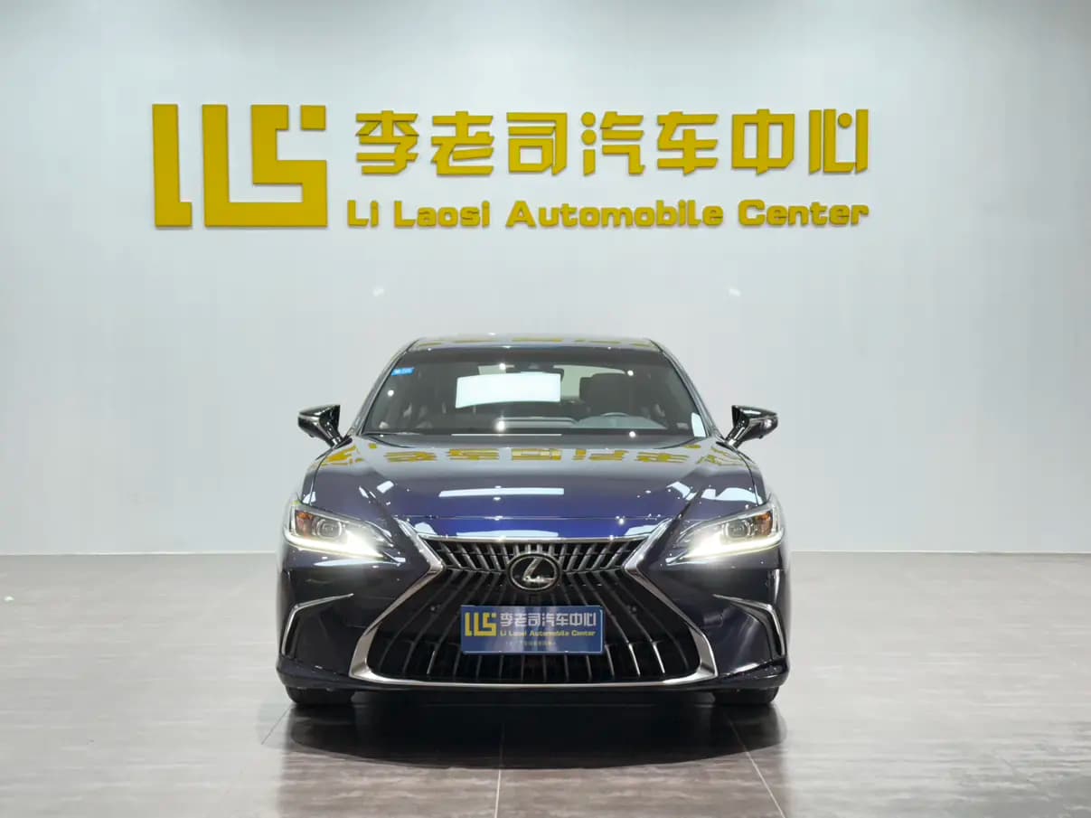 Lexus ES 2022 г. 11116 км. — фото 2