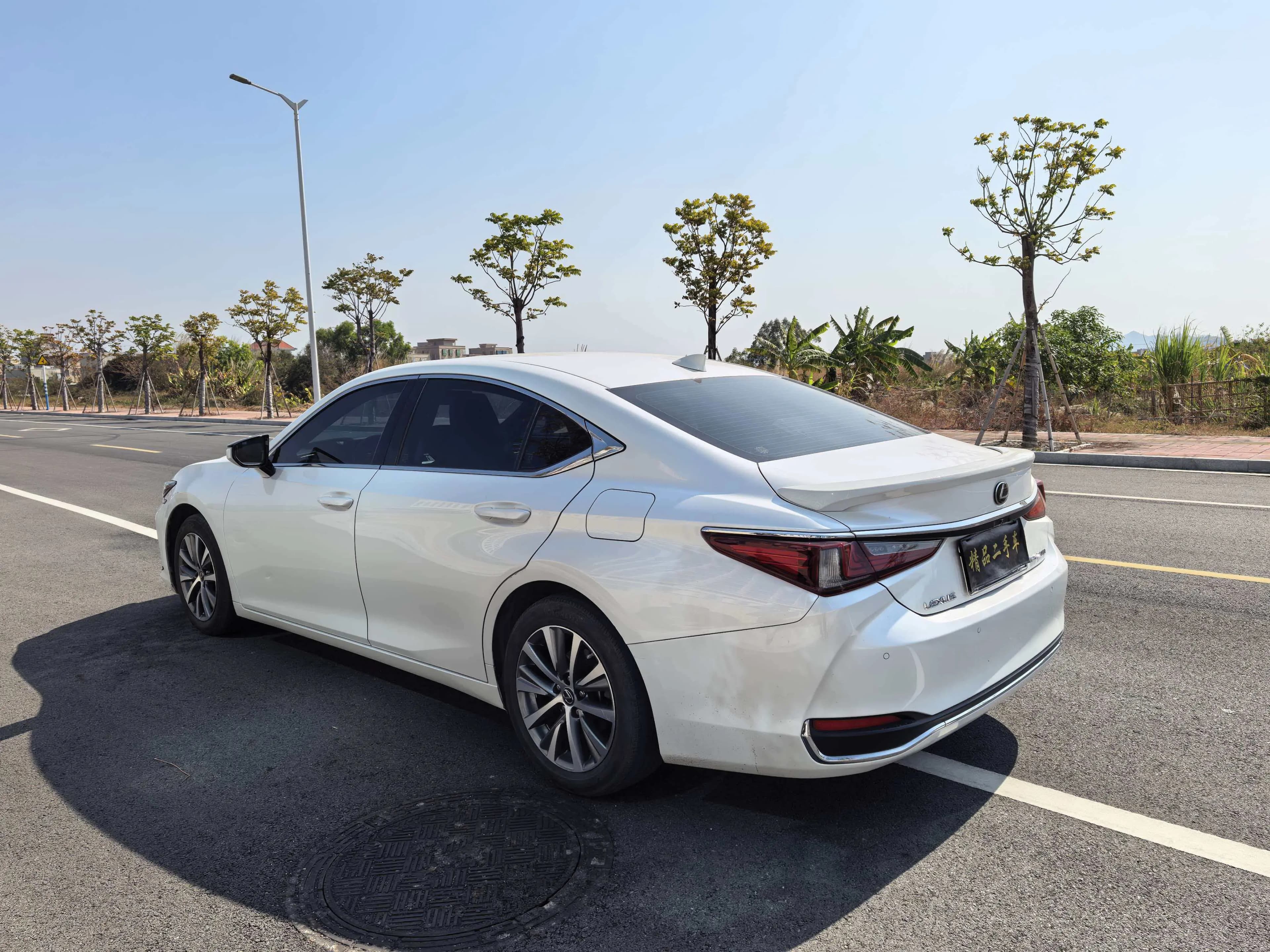 Lexus ES 2021 г. 78117 км. — фото 4