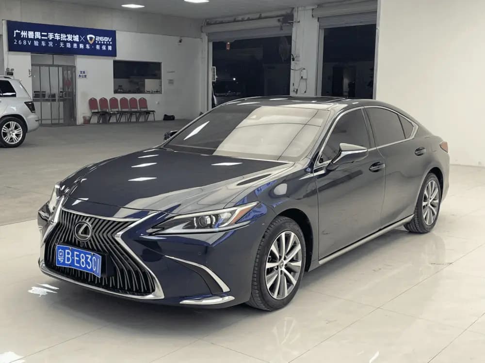Lexus ES 2021 г. 24518 км.