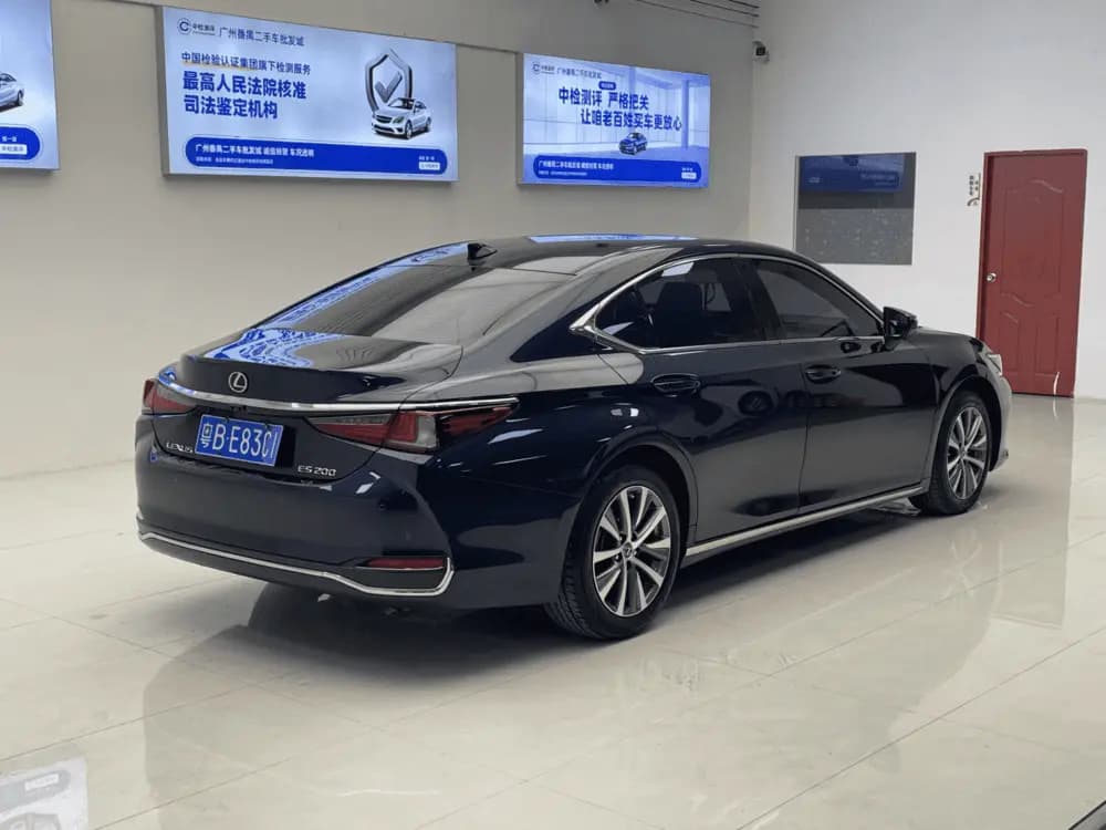 Lexus ES 2021 г. 24518 км. — фото 6