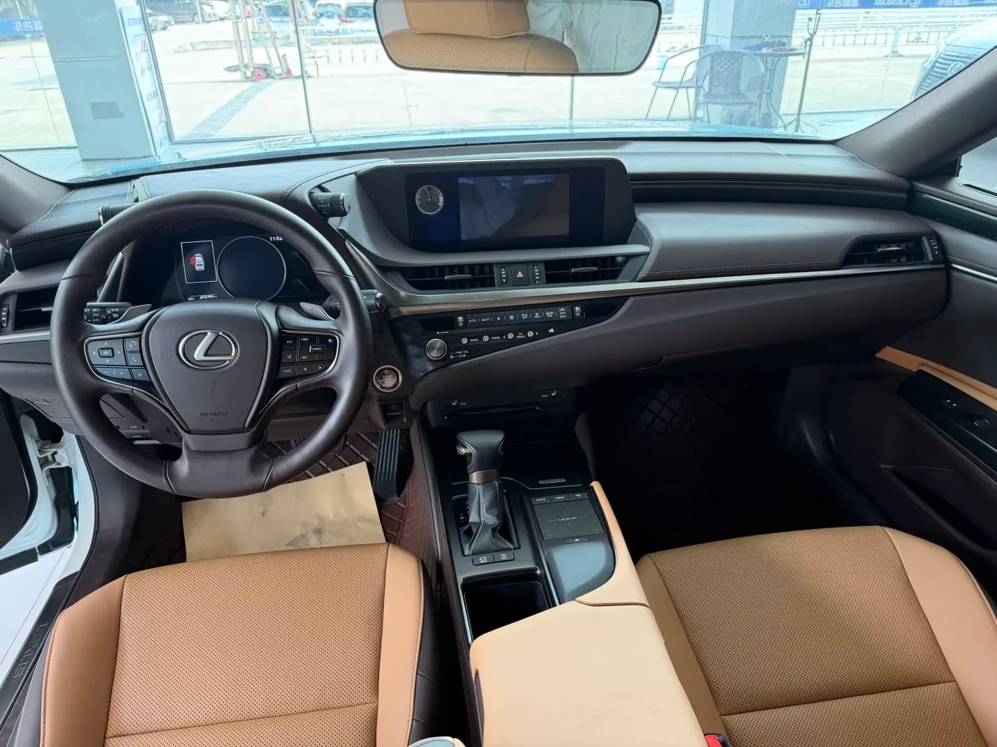 Lexus ES 2021 г. 45119 км. — фото 7