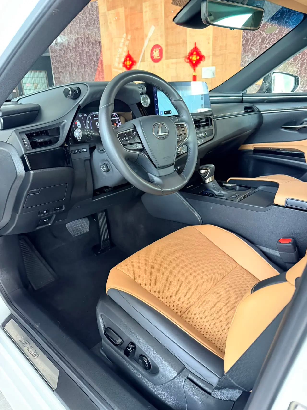 Lexus ES 2023 г. 25120 км. — фото 7