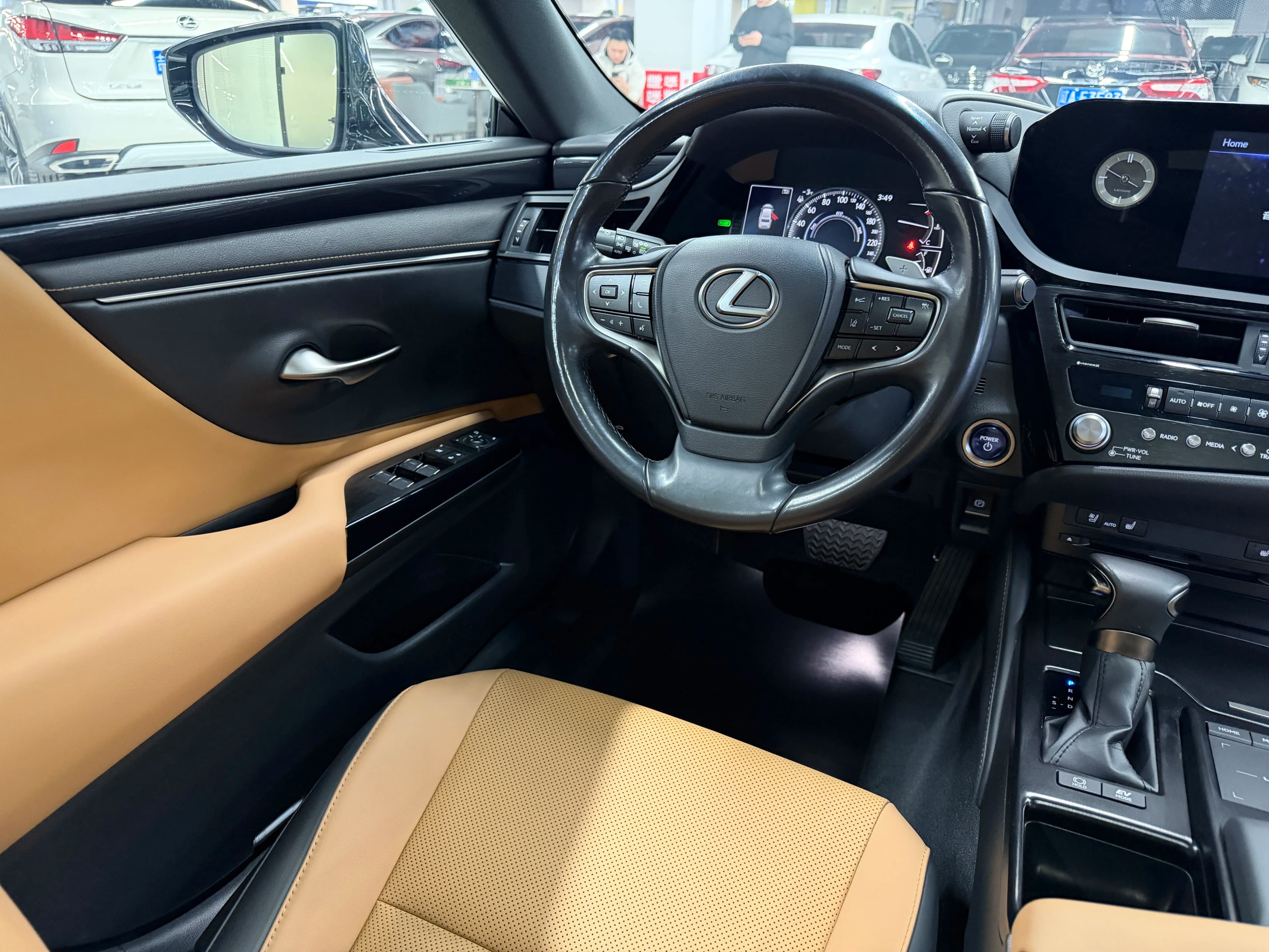 Lexus ES 2022 г. 74121 км. — фото 14